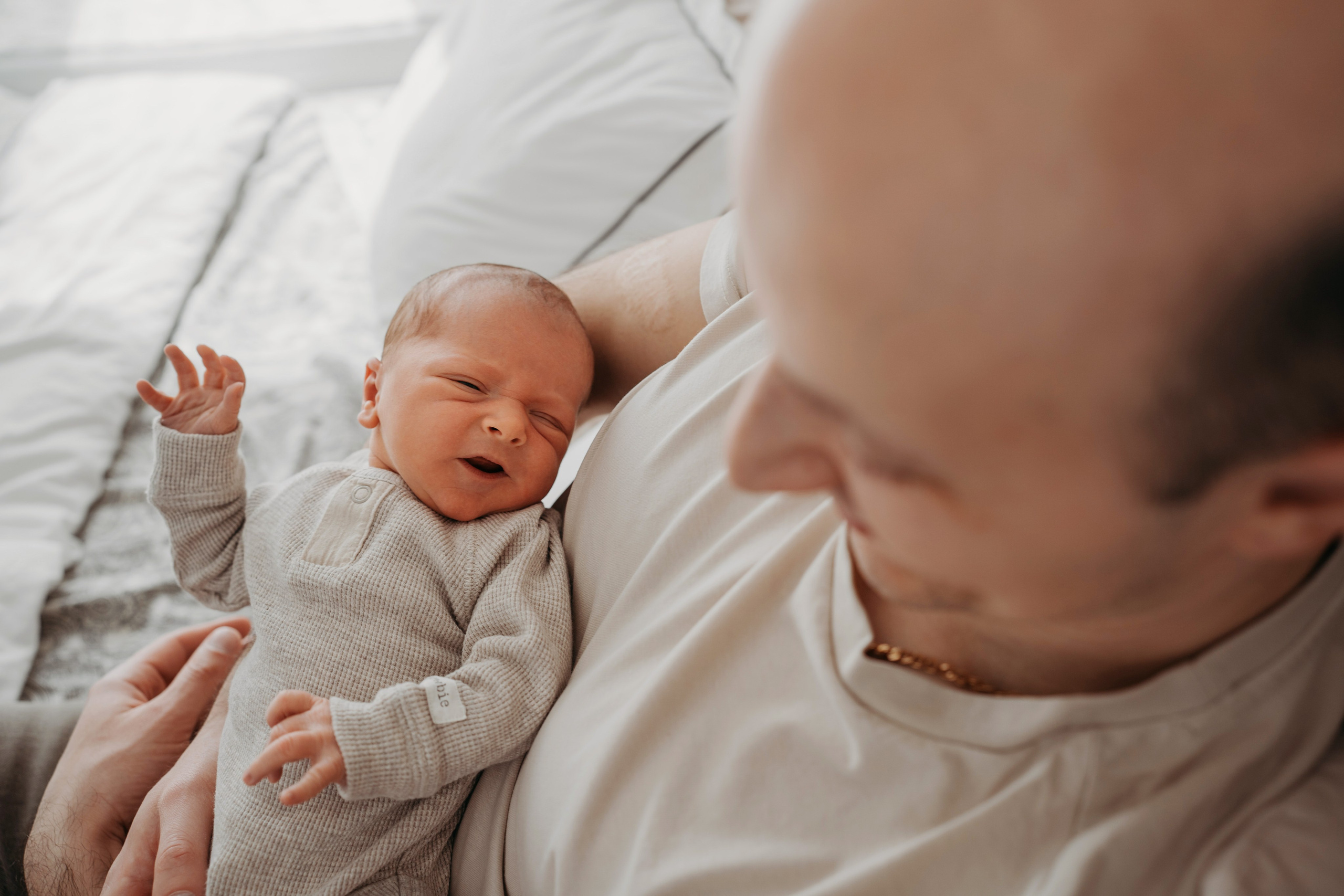 Лео и Соня (10 дней и 5 лет). Фотограф новорожденных и детей первого года Евгения Михалькевич