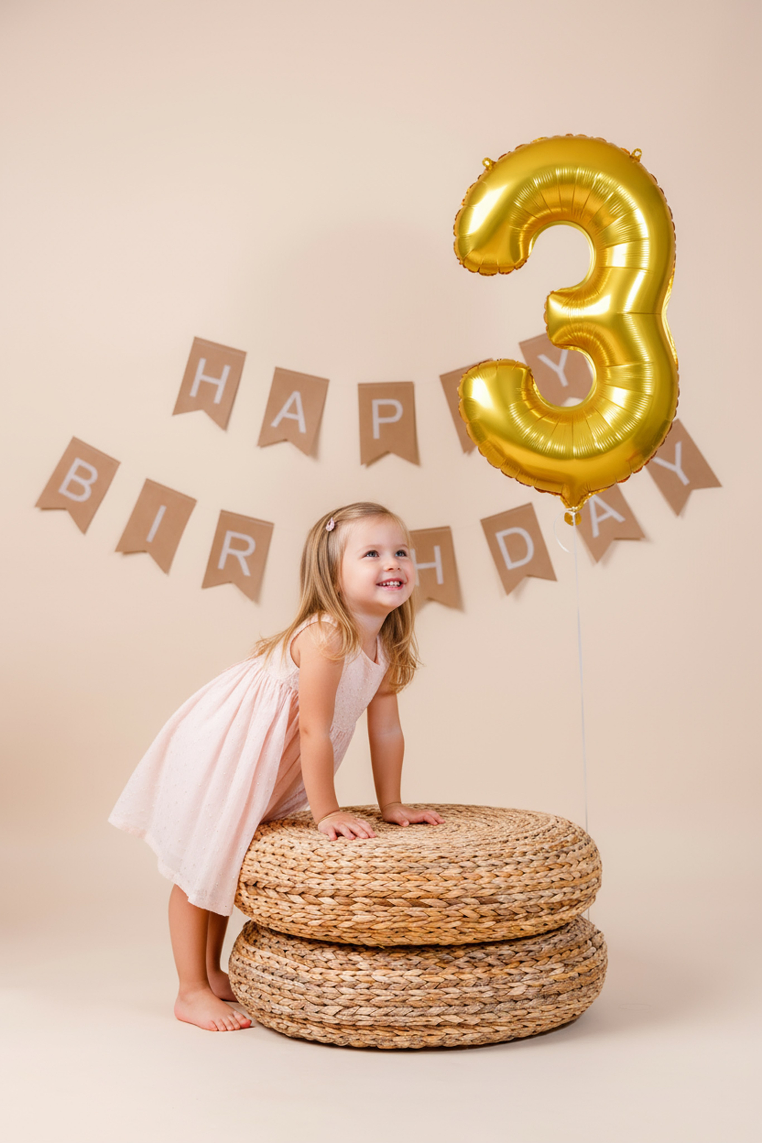 Children’s Birthday & Cake Smash Photoshoot in Dresden | Modern Kids Studio Photography. Family & Maternity Photographer in Dresden Tatiana Mudryak