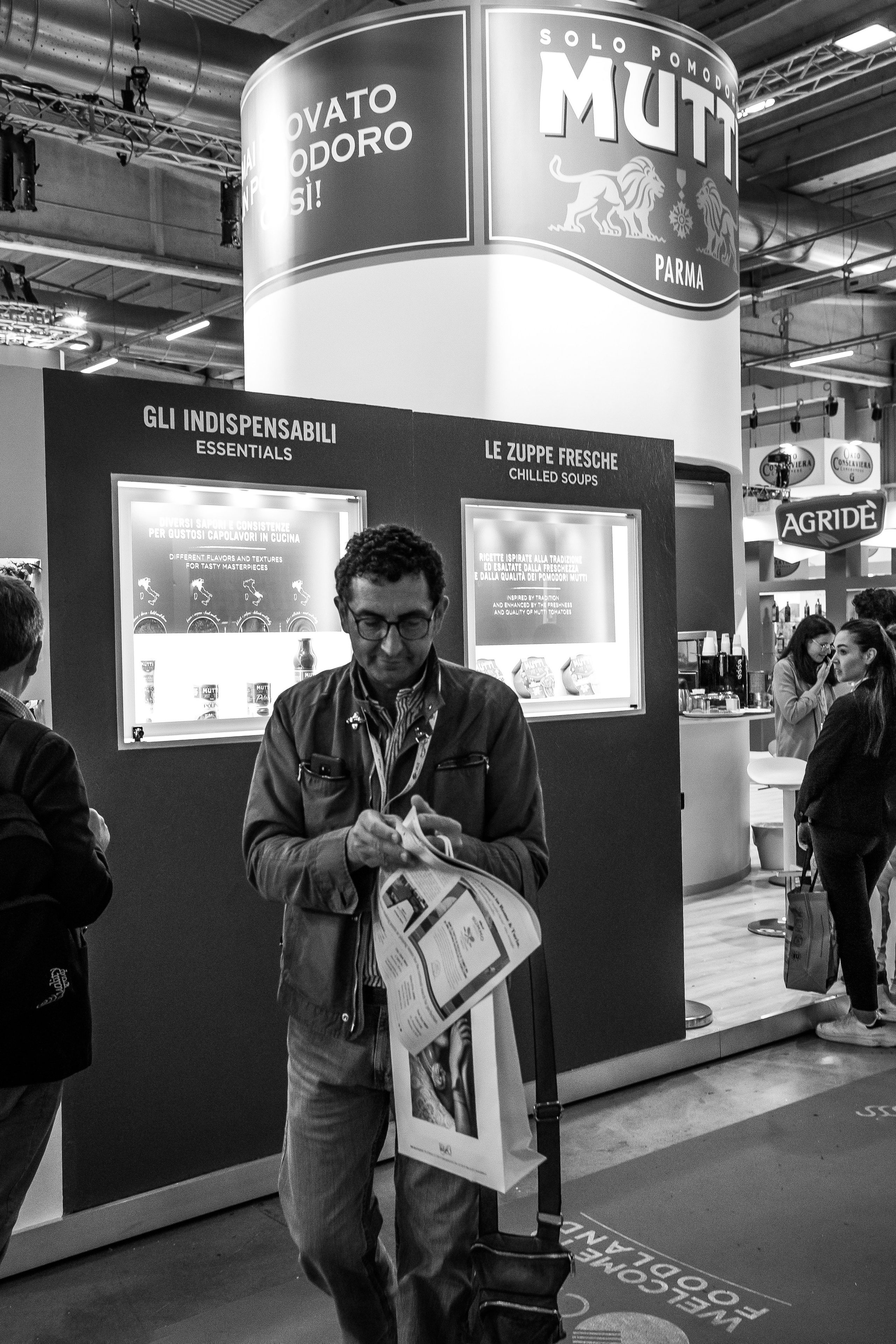 Stand dell'azienda Mutti alla fiera Cibus 2024 a Parma, Area interattiva dell'azienda Mutti alla fiera Cibus 2024