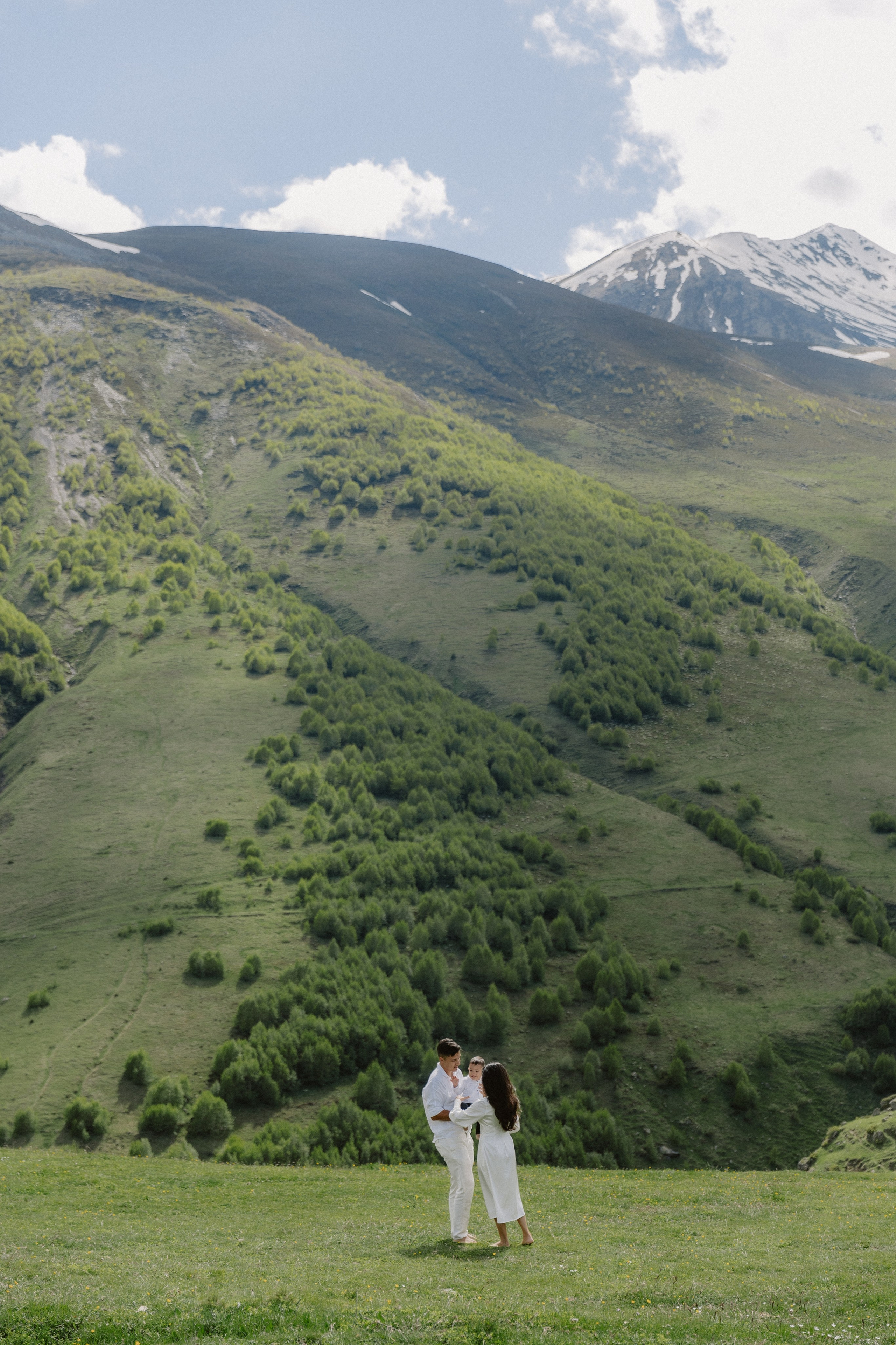 Kazbegi (3,5 hours from Tbilisi)/Казбеги (3,5 часа от Тбилиси). Photographer Anna Nazarenko