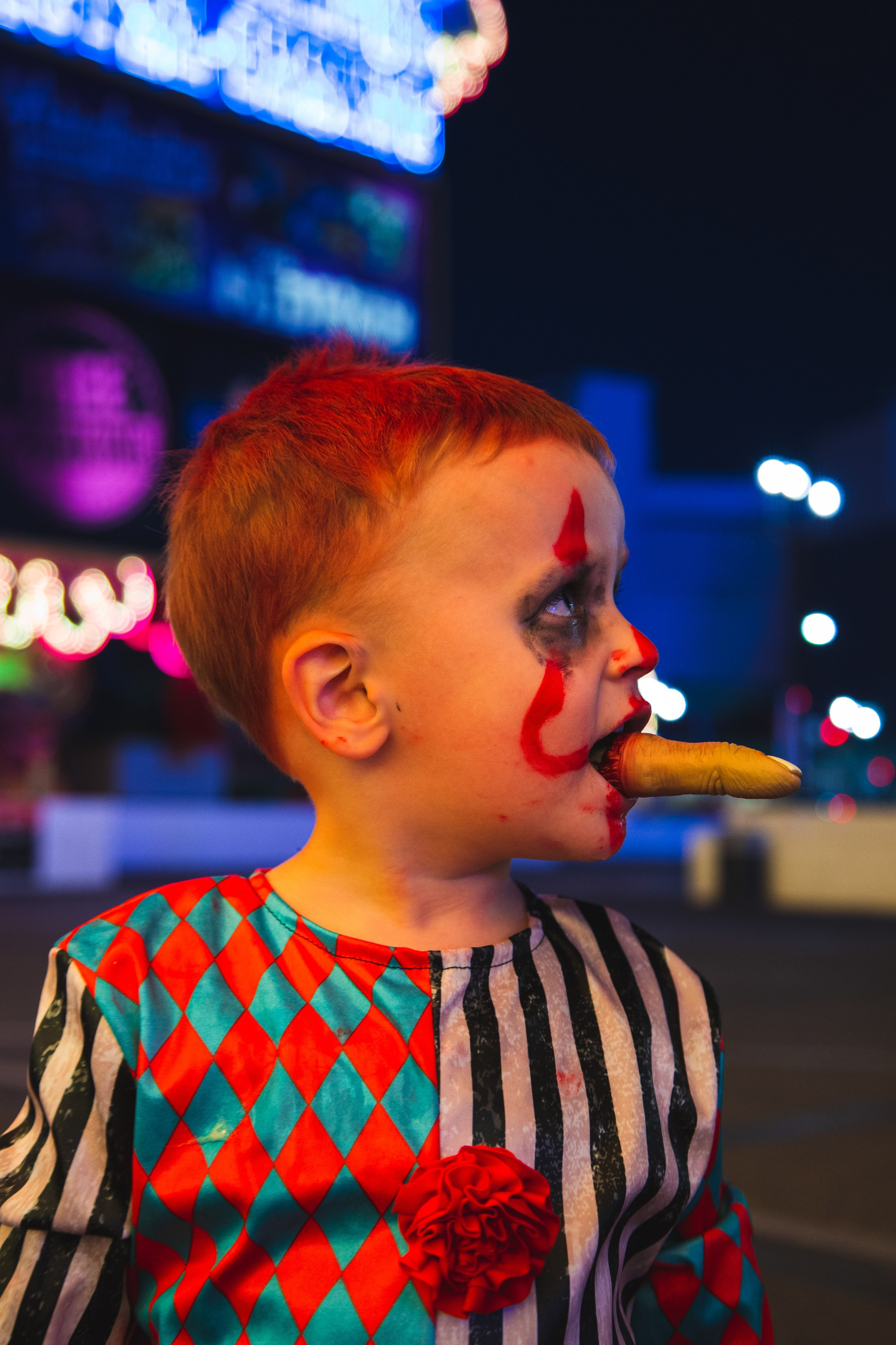 Crazy clowns. Wedding & elopement photographer Viktoriya Kravtsov. Las Vegas