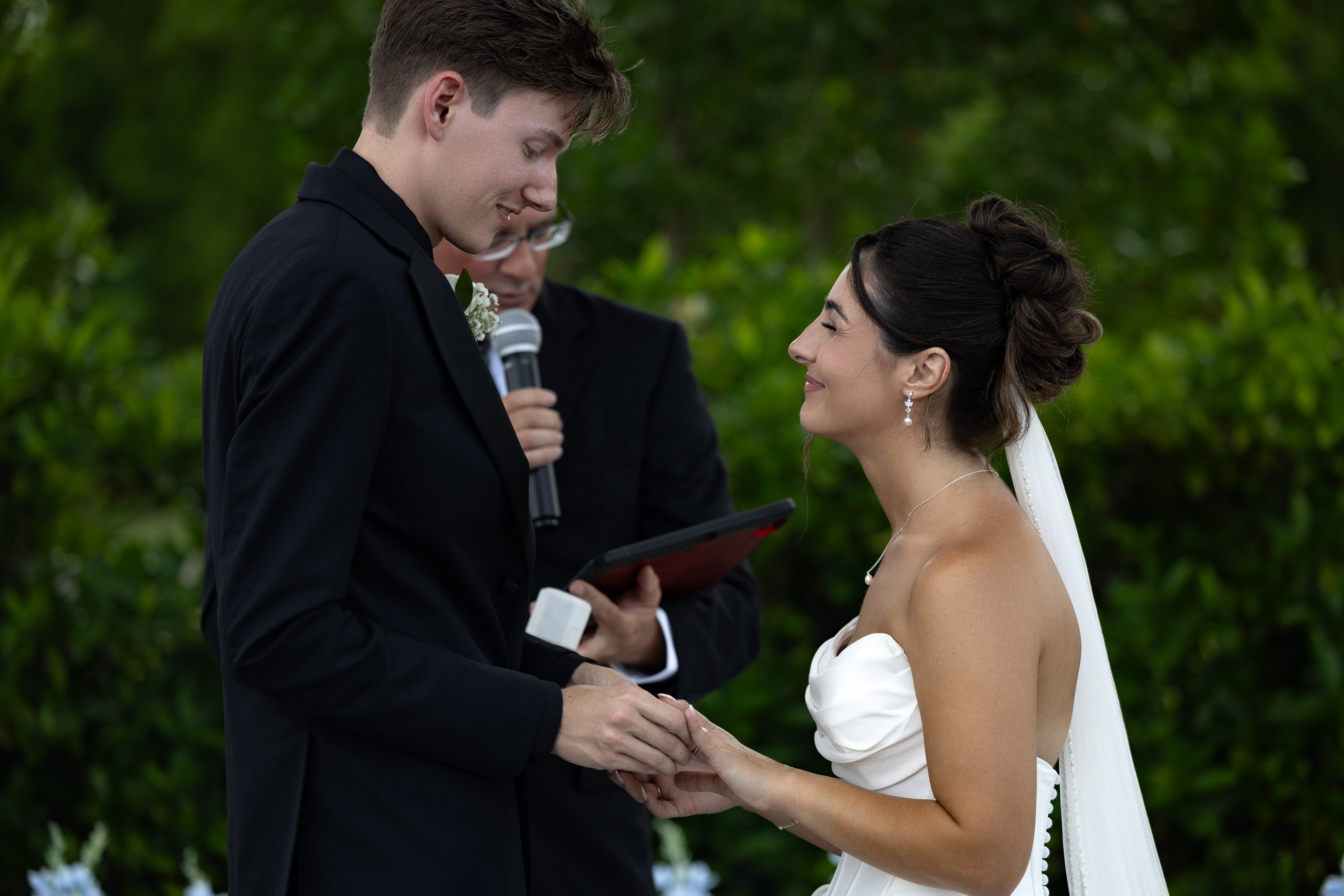 Alexsa and Robert. Ever After Farm Peach. Photographer Anastasia Nagibina