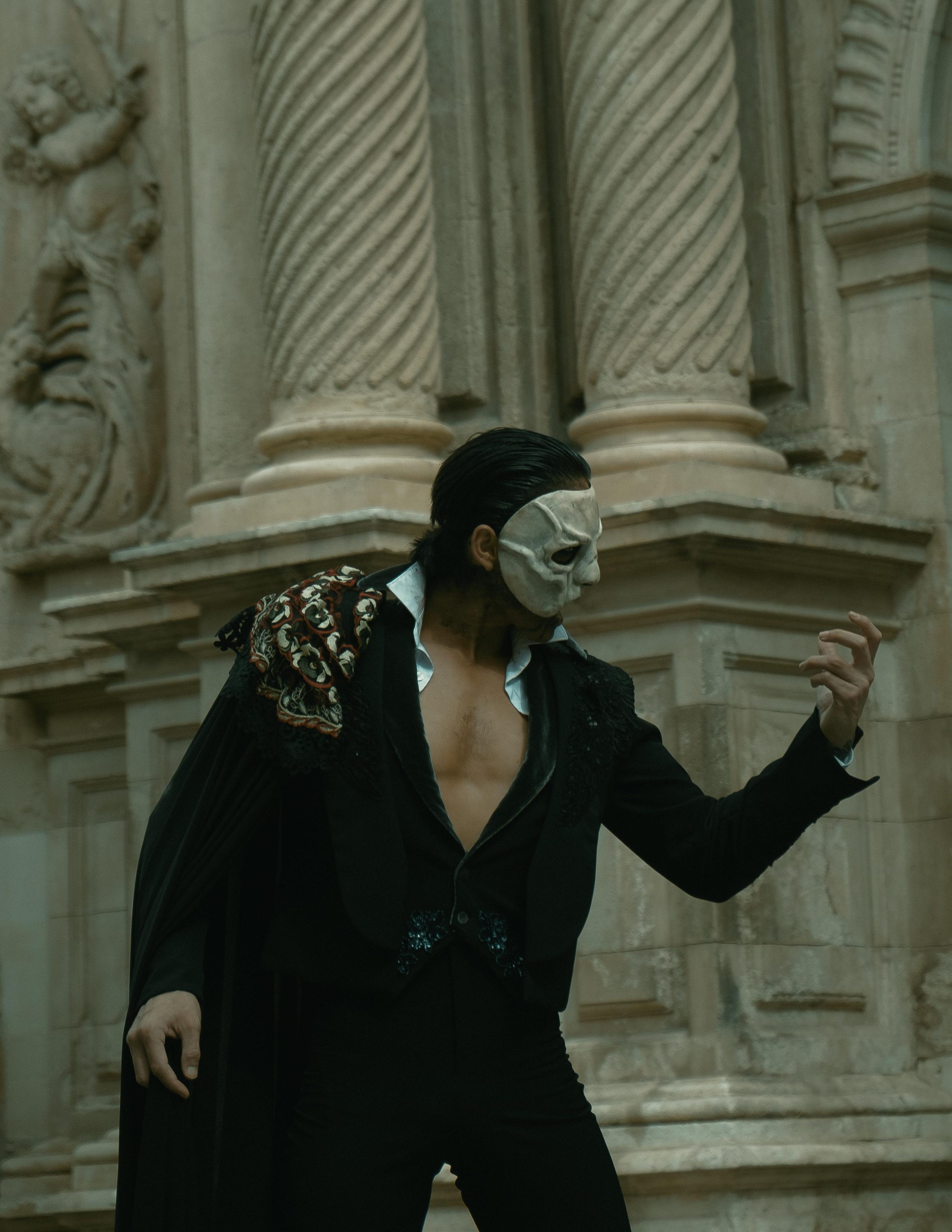 The Phantom | El Circo Encantado