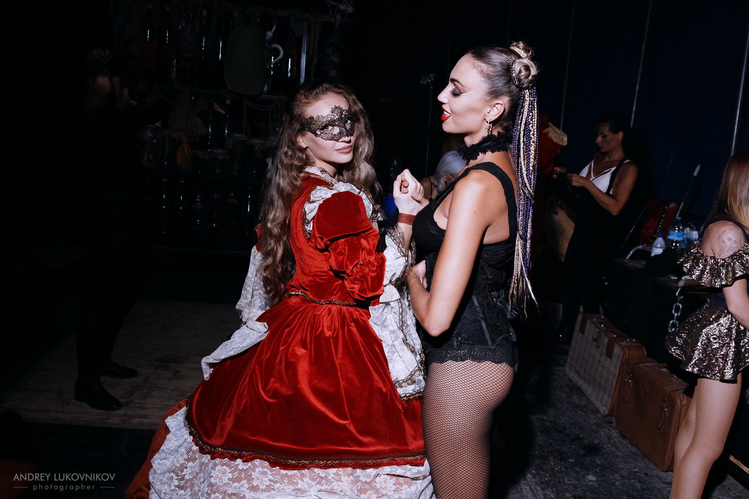 BTS: Vassallo Sisters