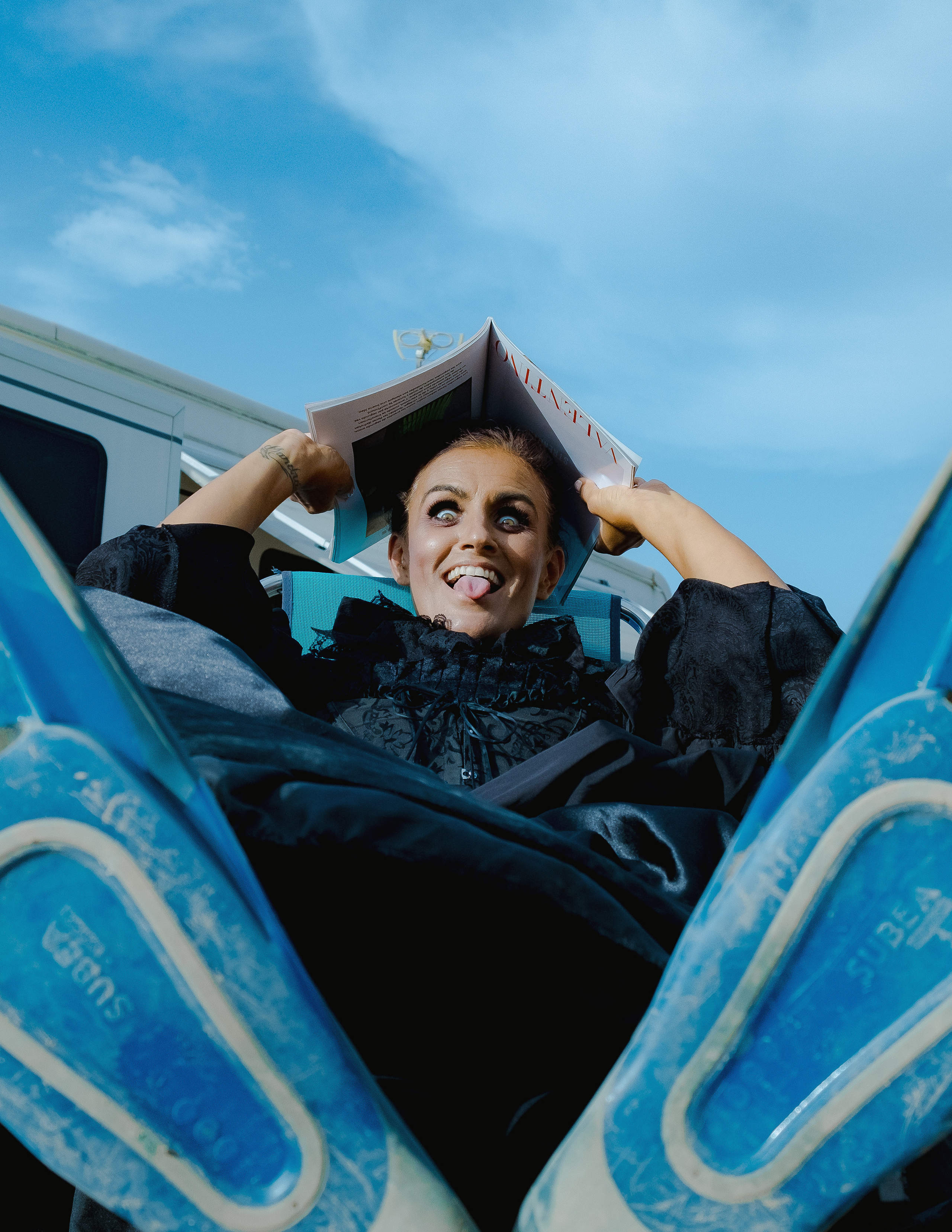 Witch on vacation. El Circo Encantado