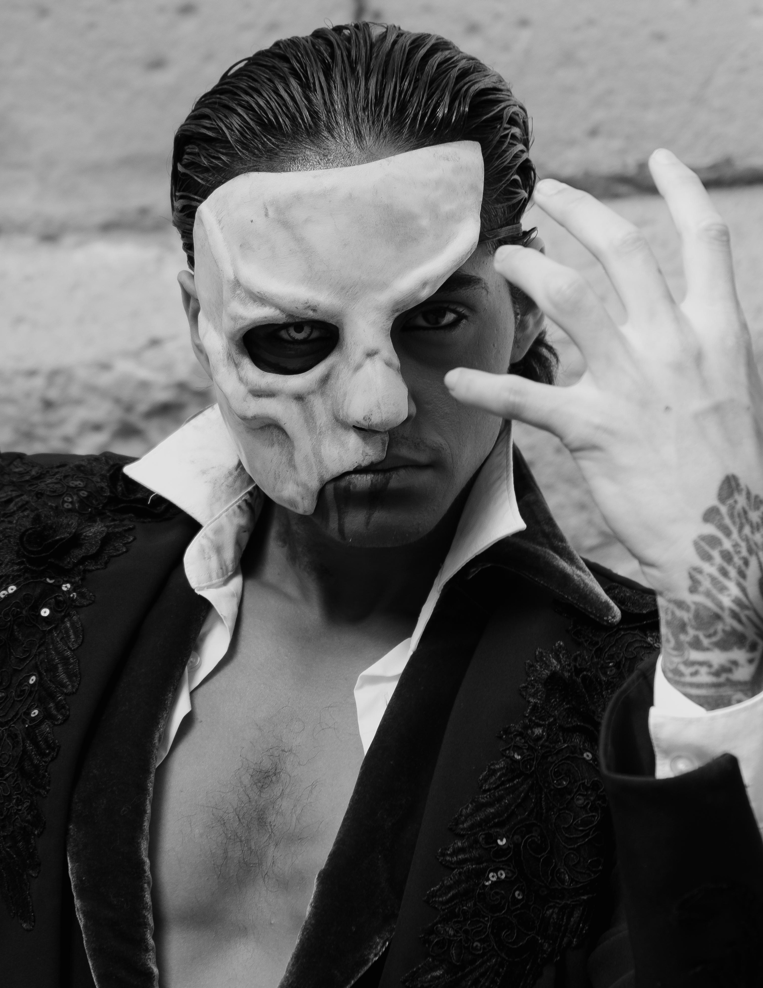 The Phantom | El Circo Encantado