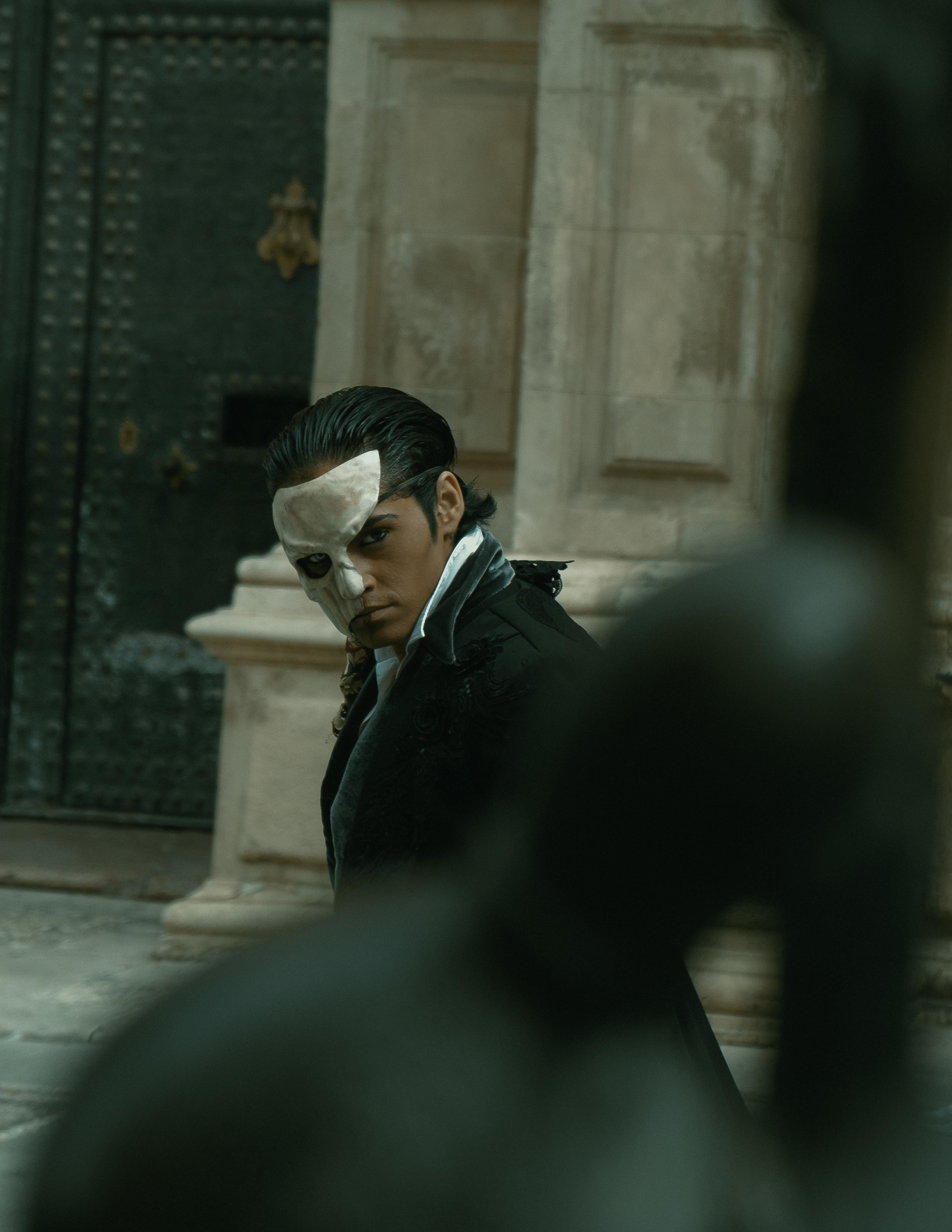 The Phantom | El Circo Encantado