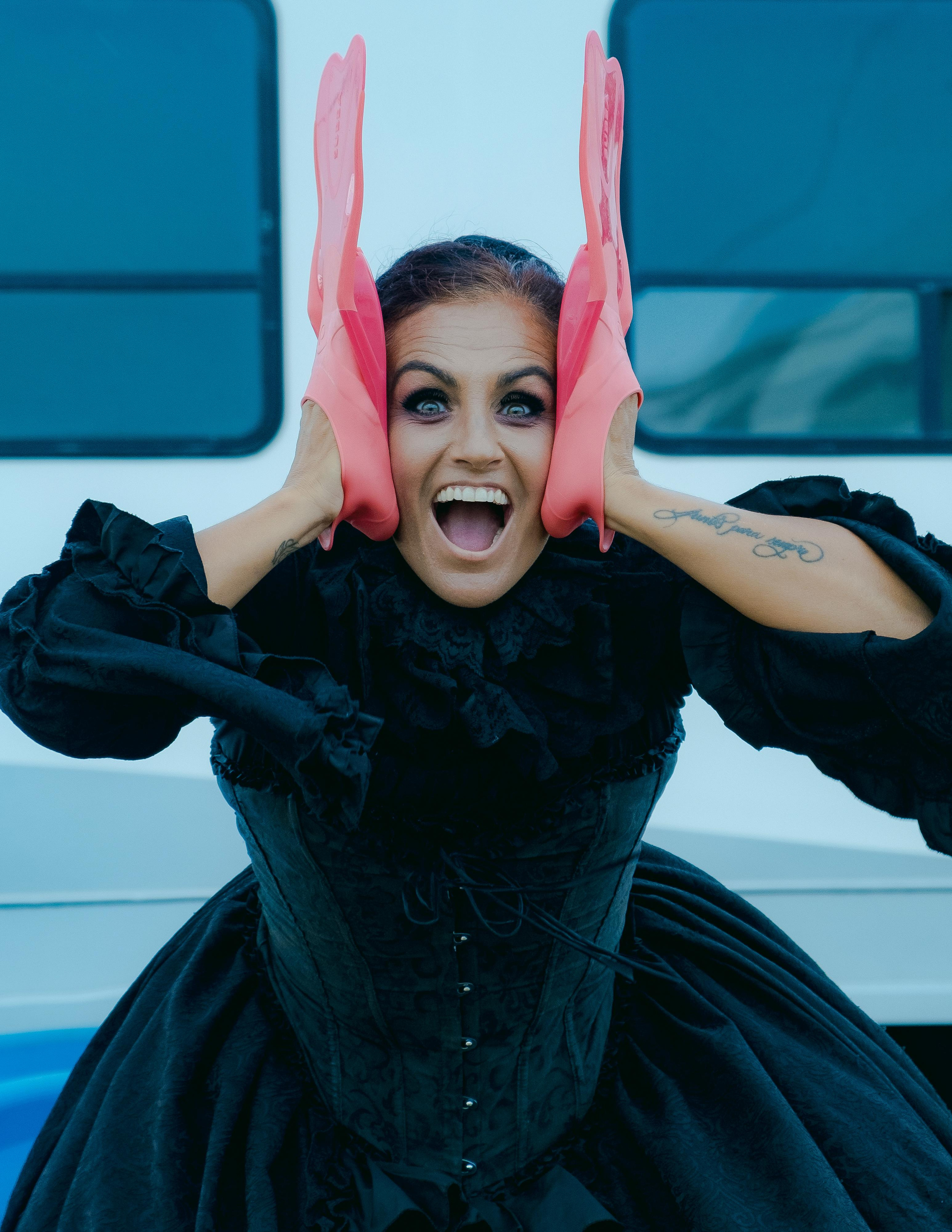 Witch on vacation. El Circo Encantado