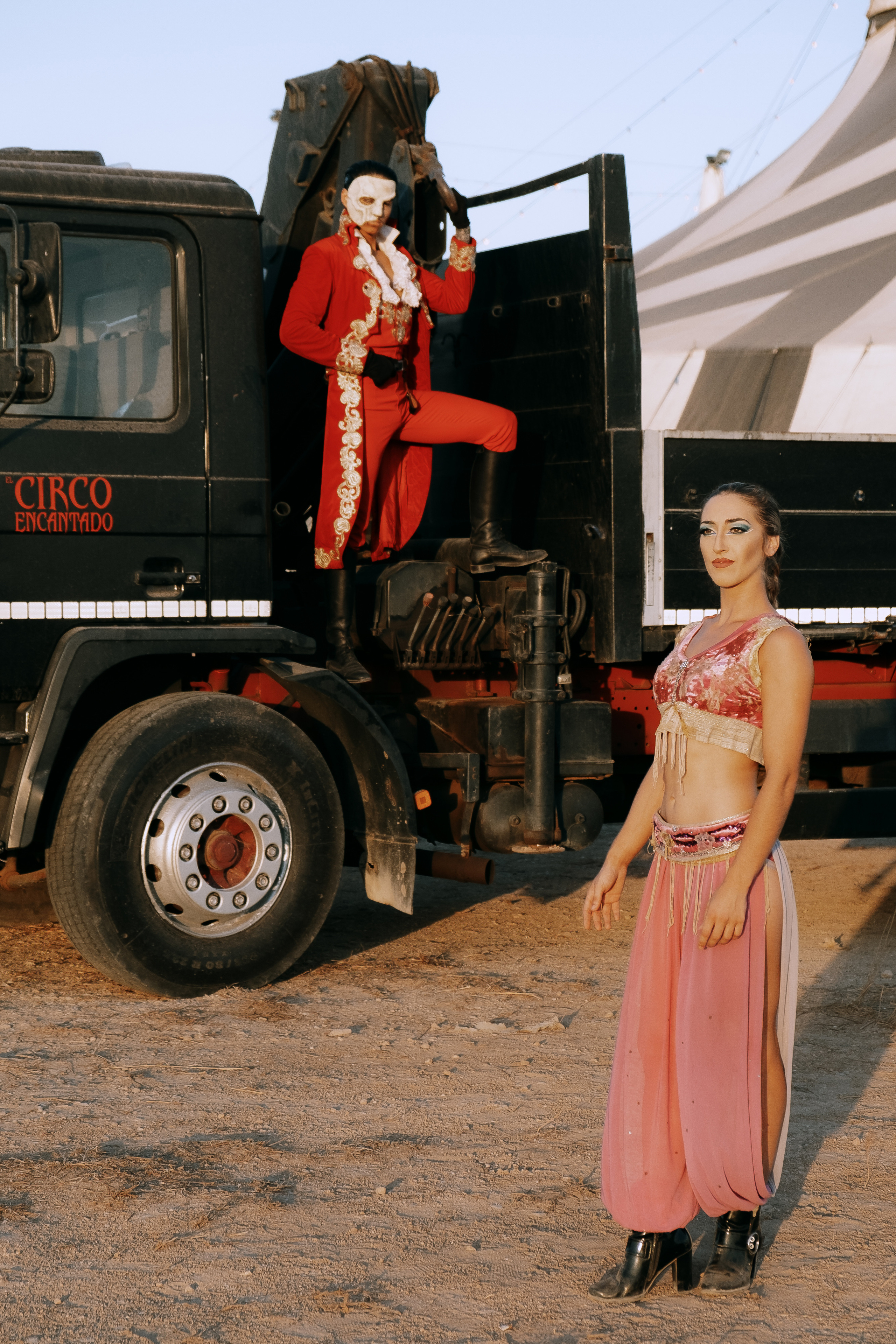 Carina & Schon Nuñez: El Circo Encantado