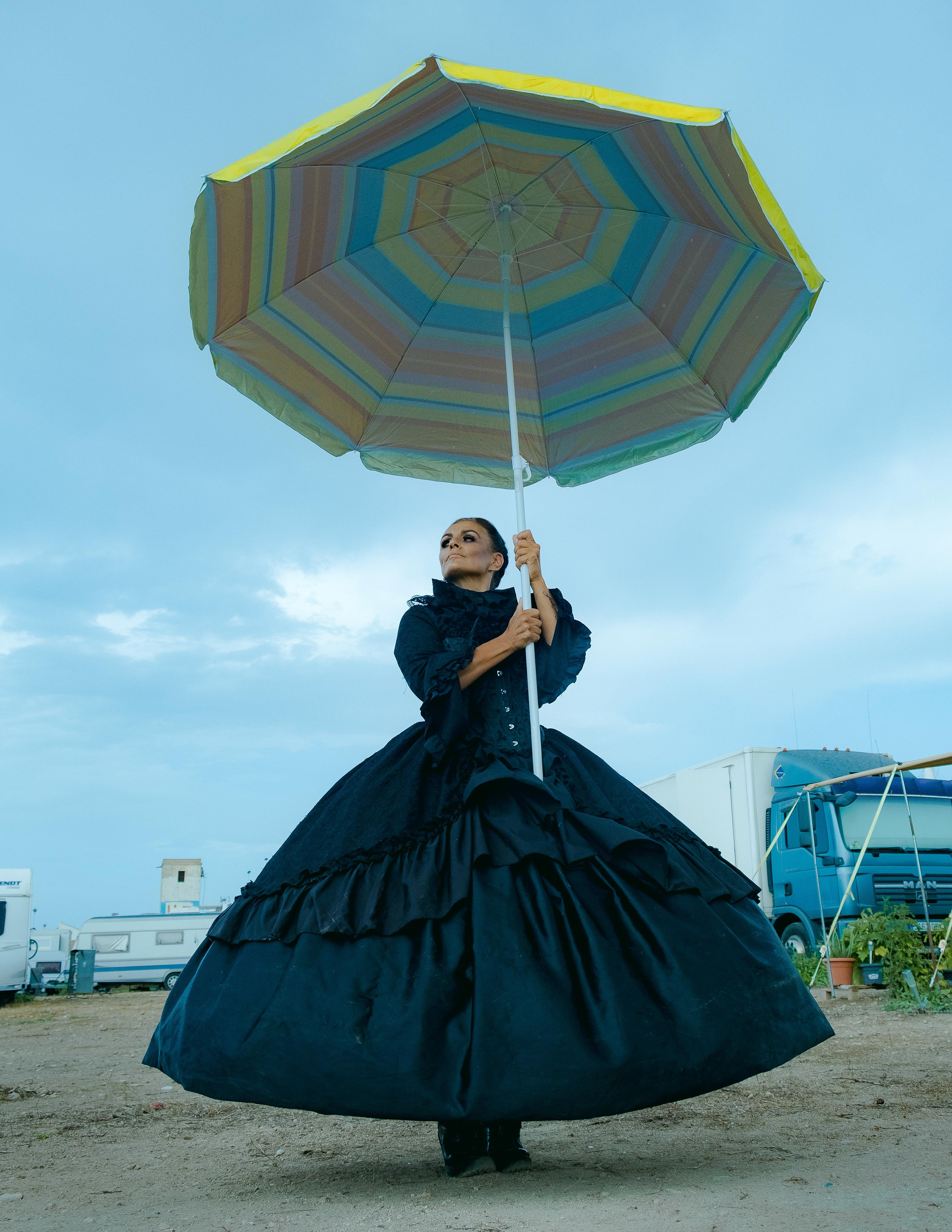 Witch on vacation. El Circo Encantado