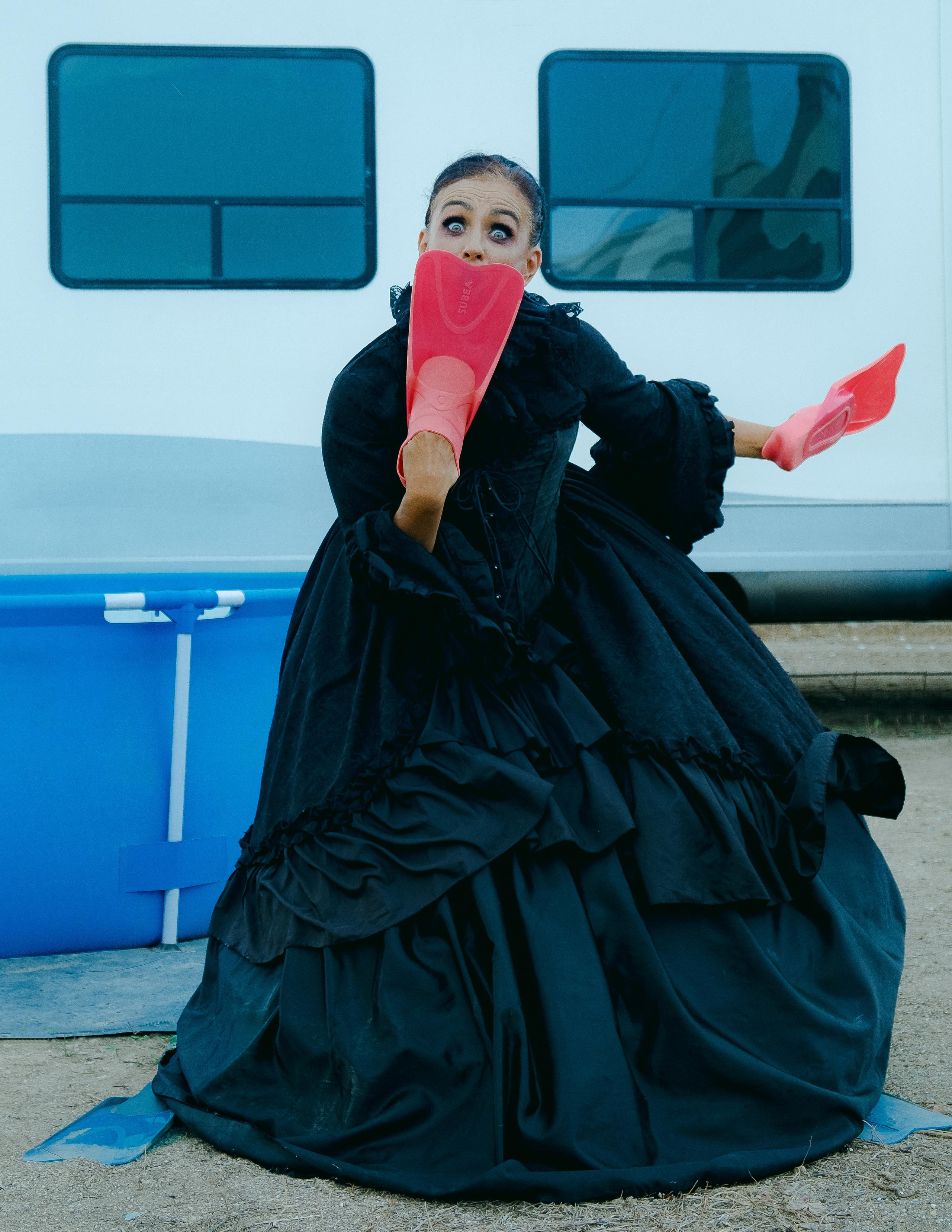 Witch on vacation. El Circo Encantado