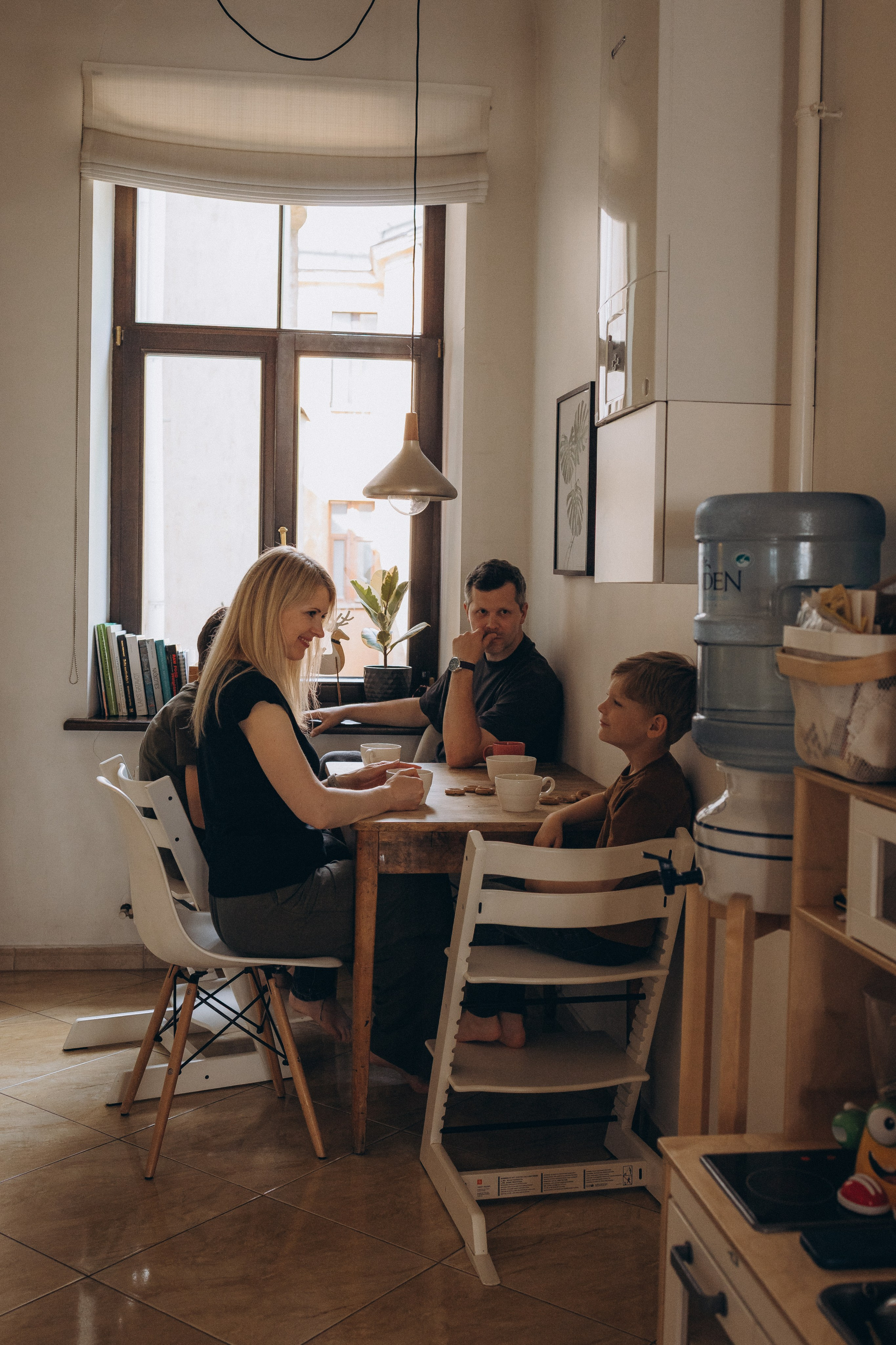 LAURAS ģimene. GALVENĀ