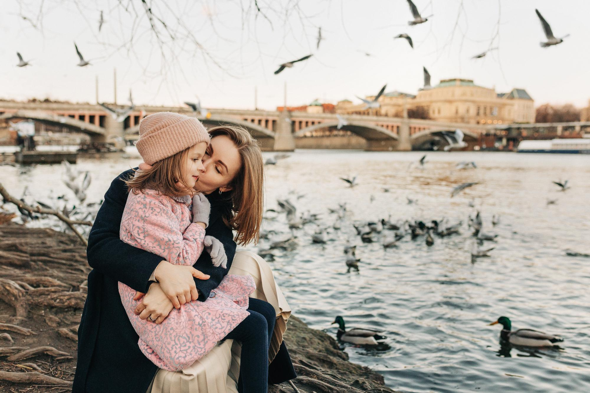 Photoshoot of a mother and daughter. Family and wedding photographer in Prague Natalia Fedori