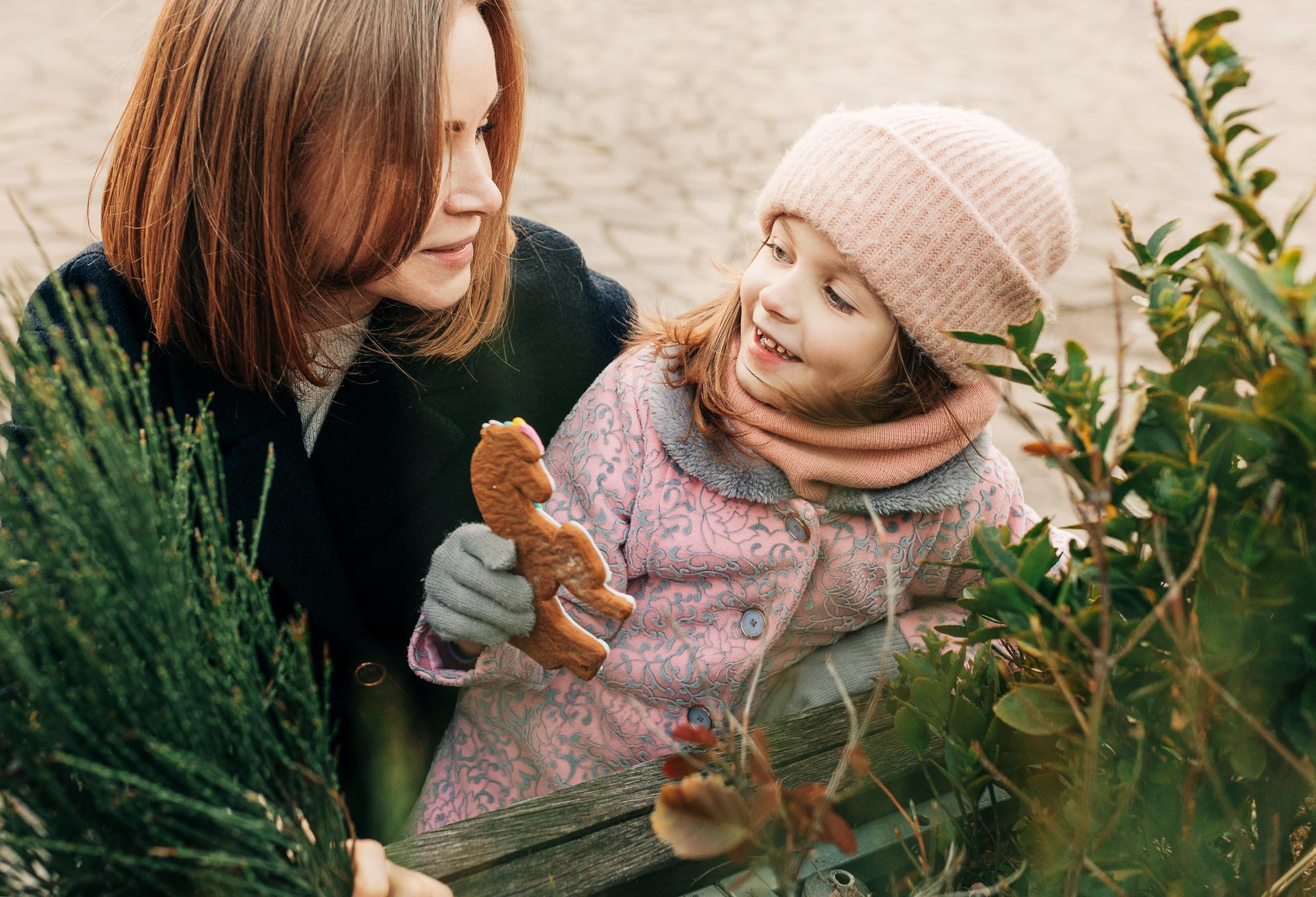 Photoshoot of a mother and daughter. Family and wedding photographer in Prague Natalia Fedori