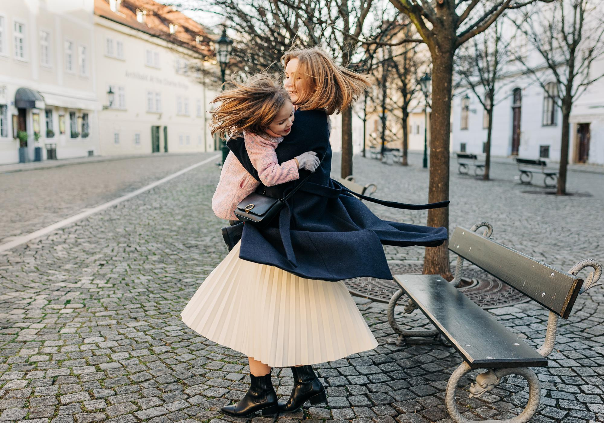 Photoshoot of a mother and daughter. Family and wedding photographer in Prague Natalia Fedori