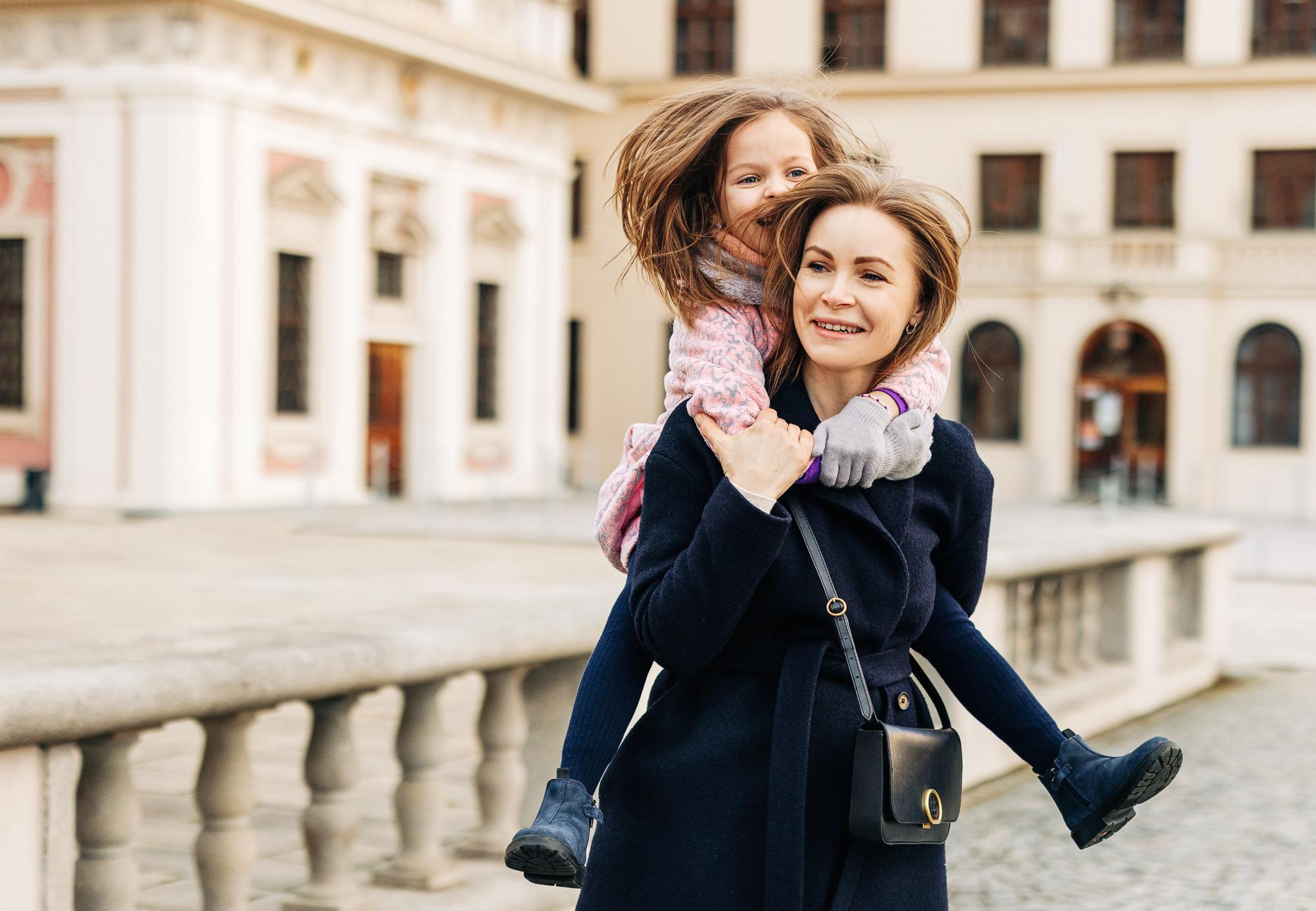 Photoshoot of a mother and daughter. Family and wedding photographer in Prague Natalia Fedori