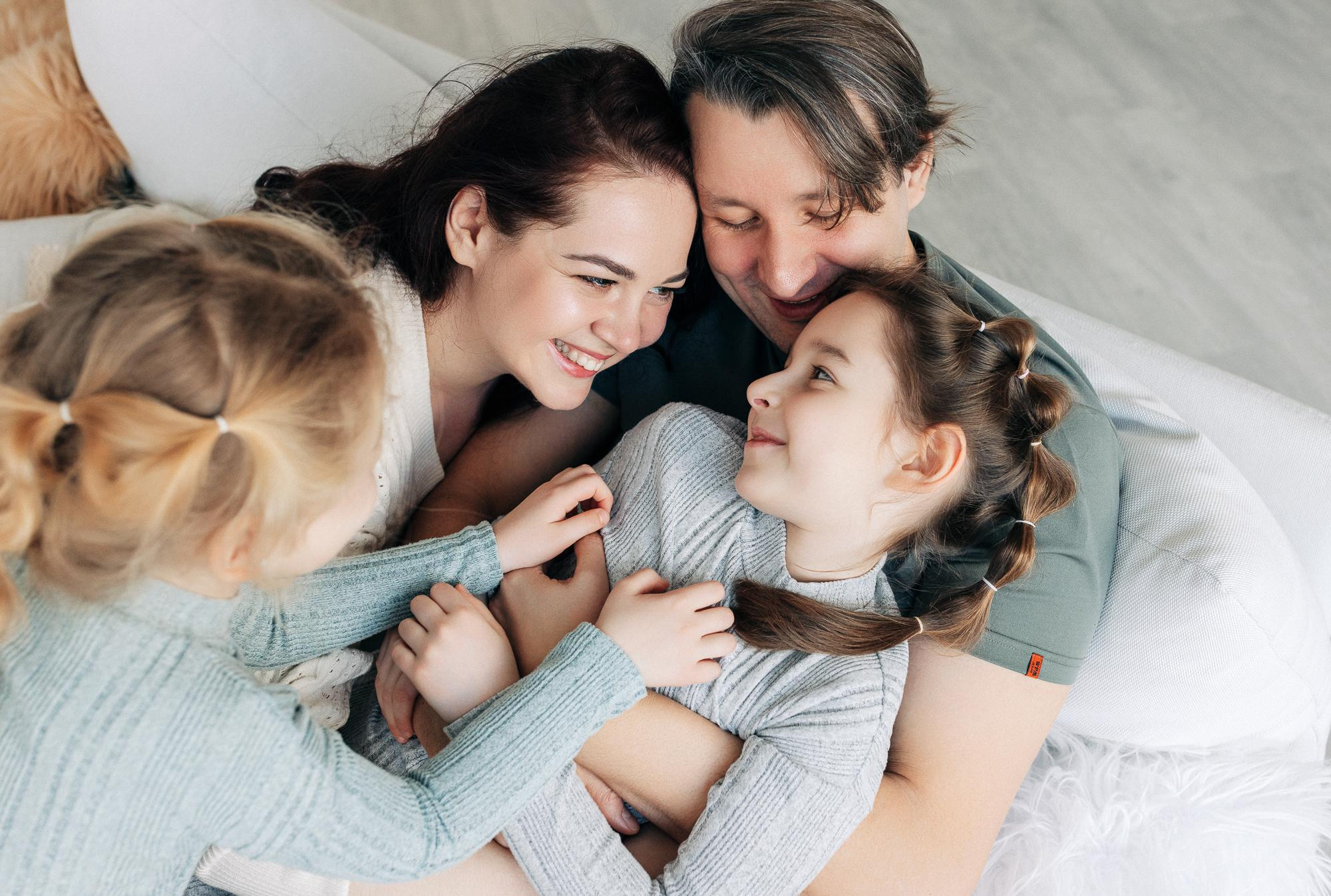 Семейная фотосессия с домашним любимцем. Family photoshoot