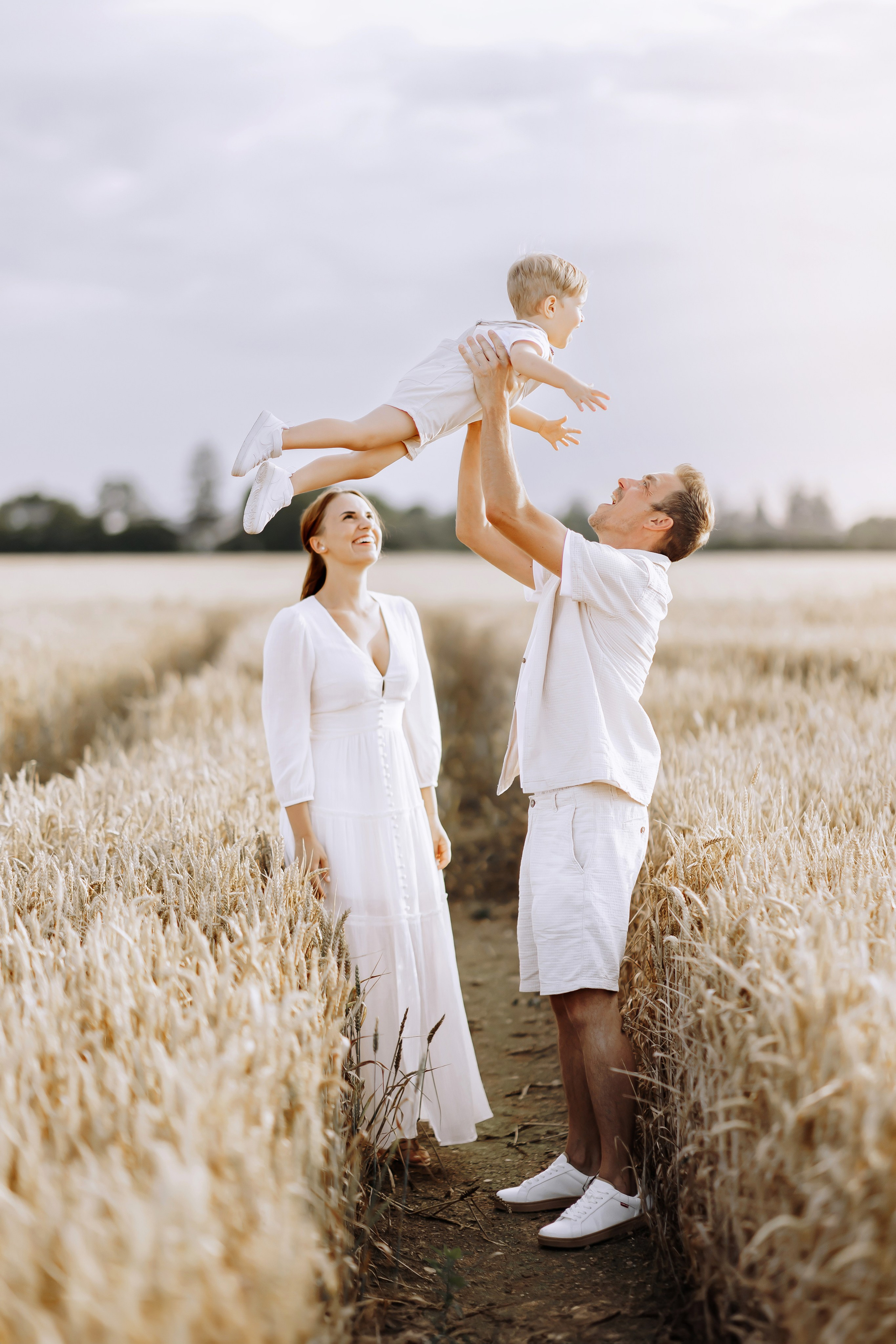 AUF DEM KORNFELD. Family Fotografer in München und Umgebung