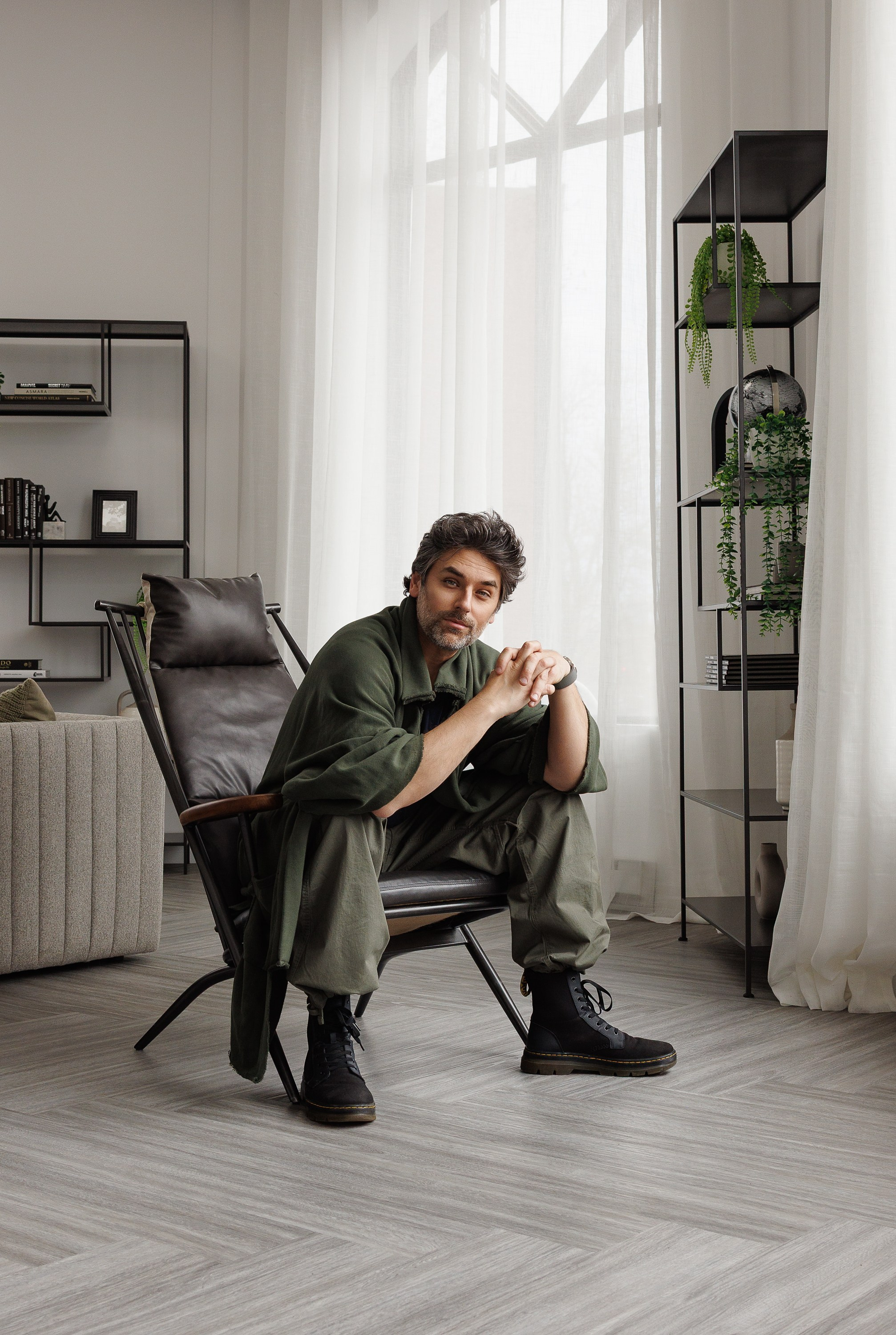 I am a portrait photographer, creating portraits at all stages of your life! Welcome to my studio place in Westmount n Westmount, Quebec