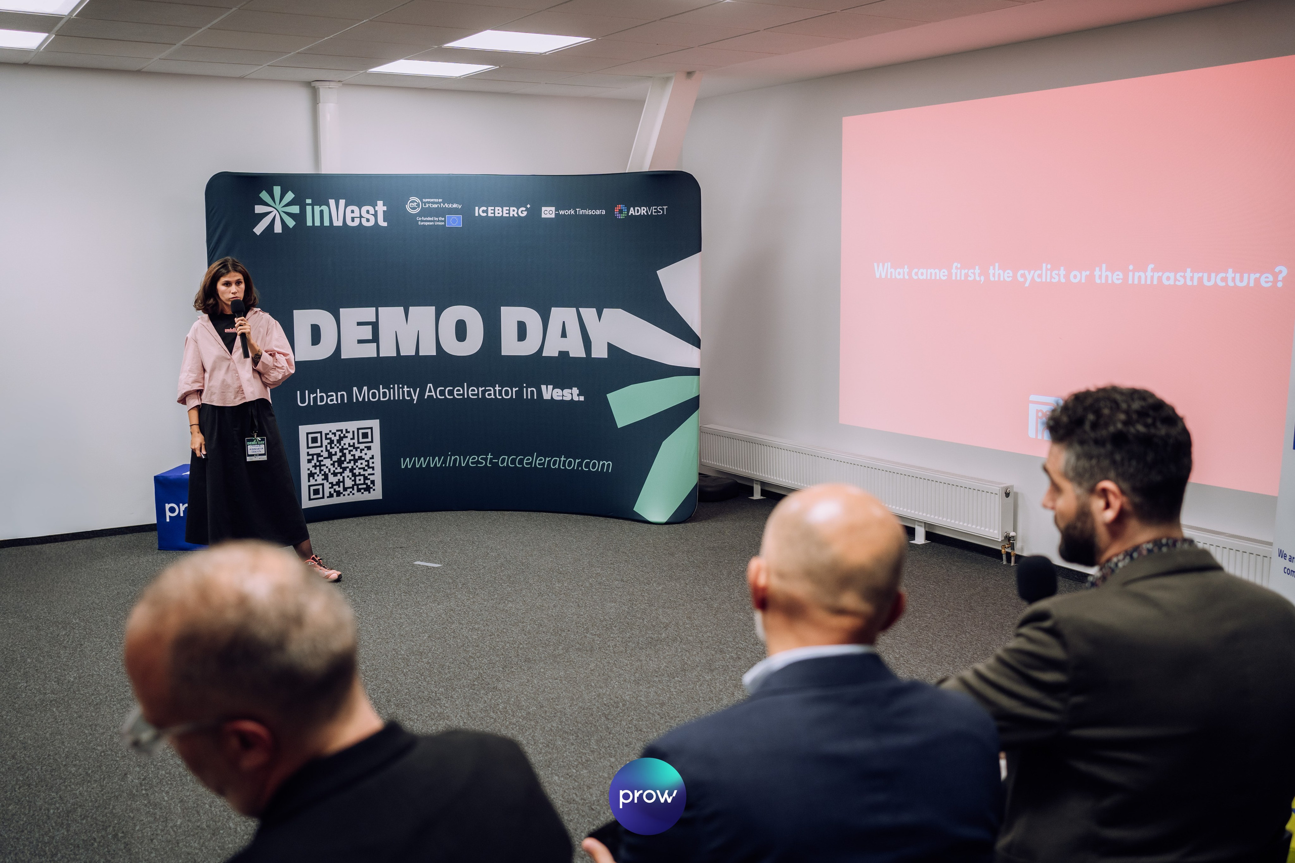 InVest DemoDay @ Cowork. Cozac Cristian Photographer