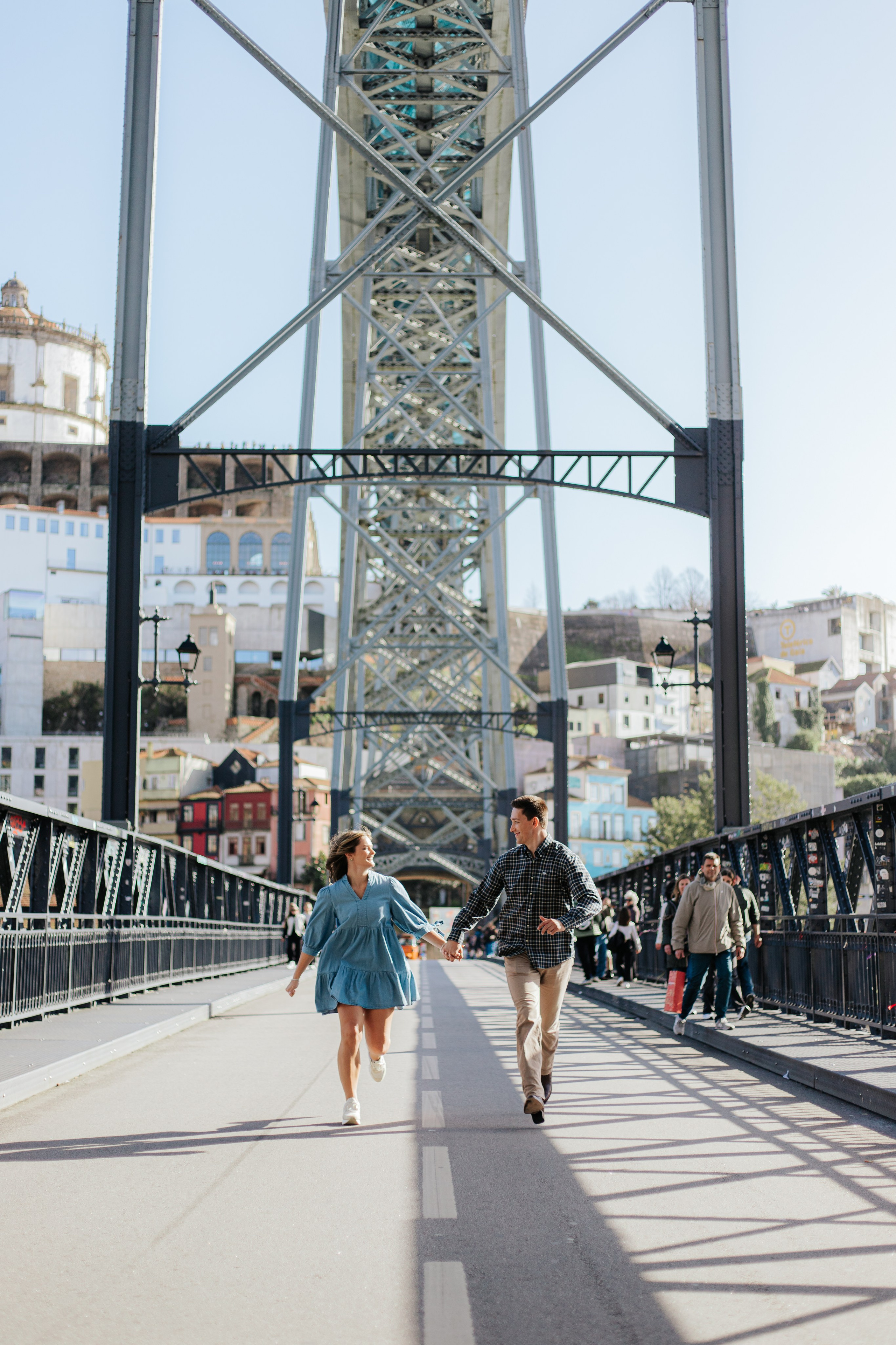 Jamie Gregg. Davi Valente