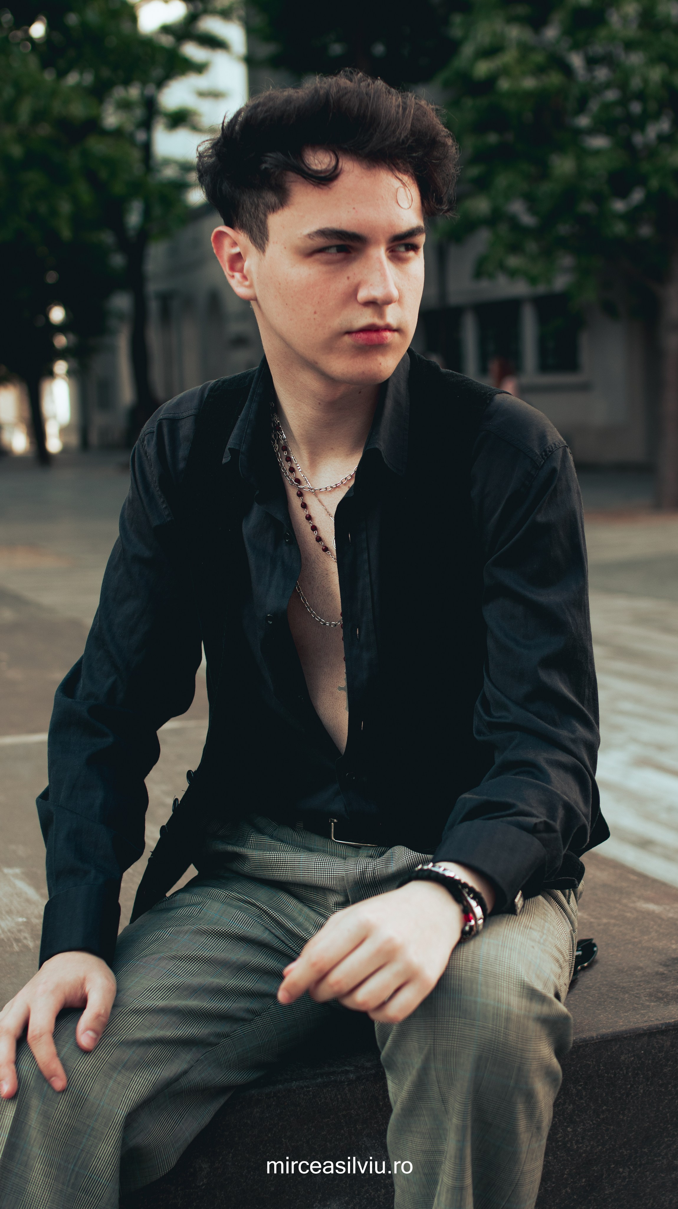 Darius. Fotograf de portrete și evenimente din Cluj-Napoca. Ședințe foto individuale, nunți, botezuri și aniversări în Cluj și județul Cluj