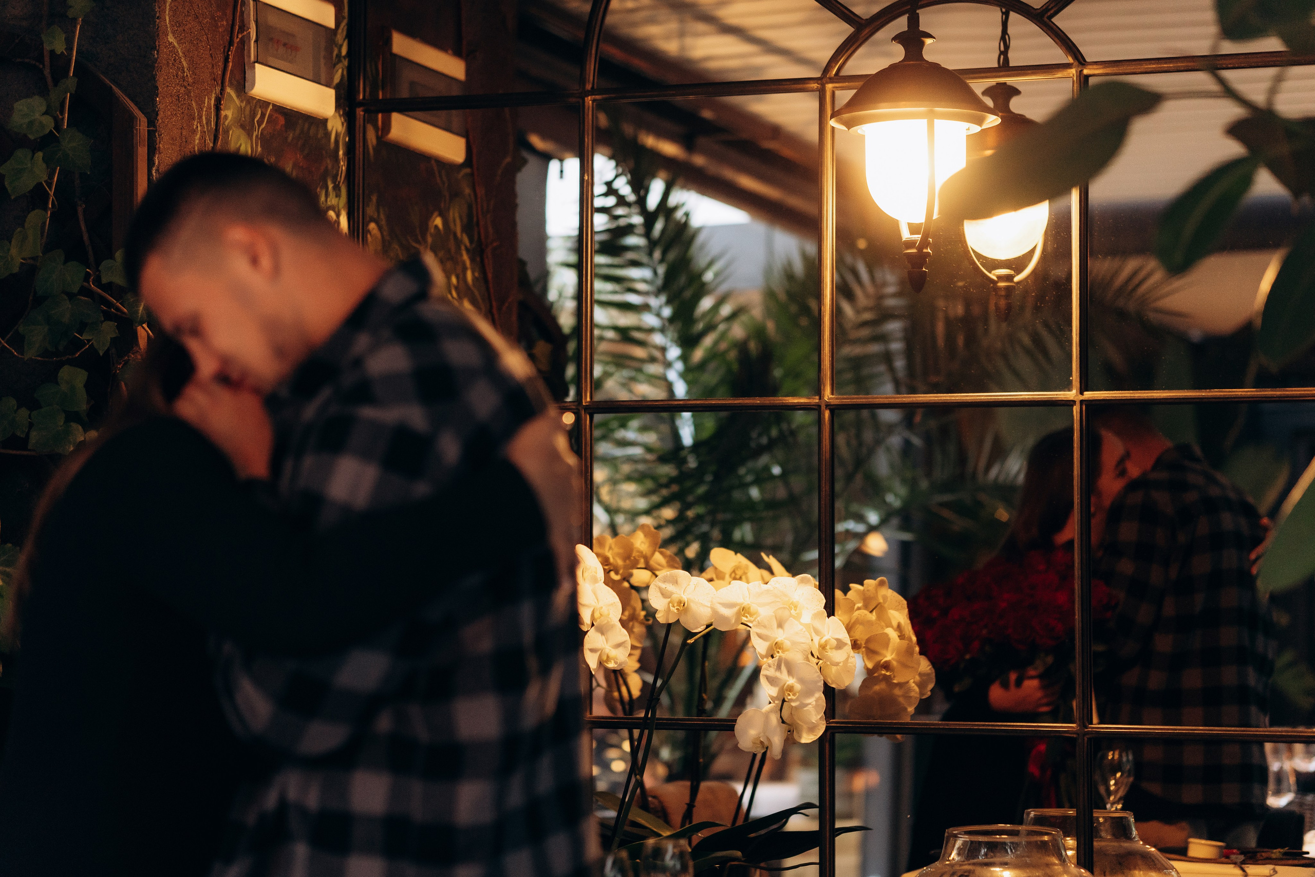 Sunset Embrace. Fotograf Katowice – sesje indywidualne, rodzinne, ślubne