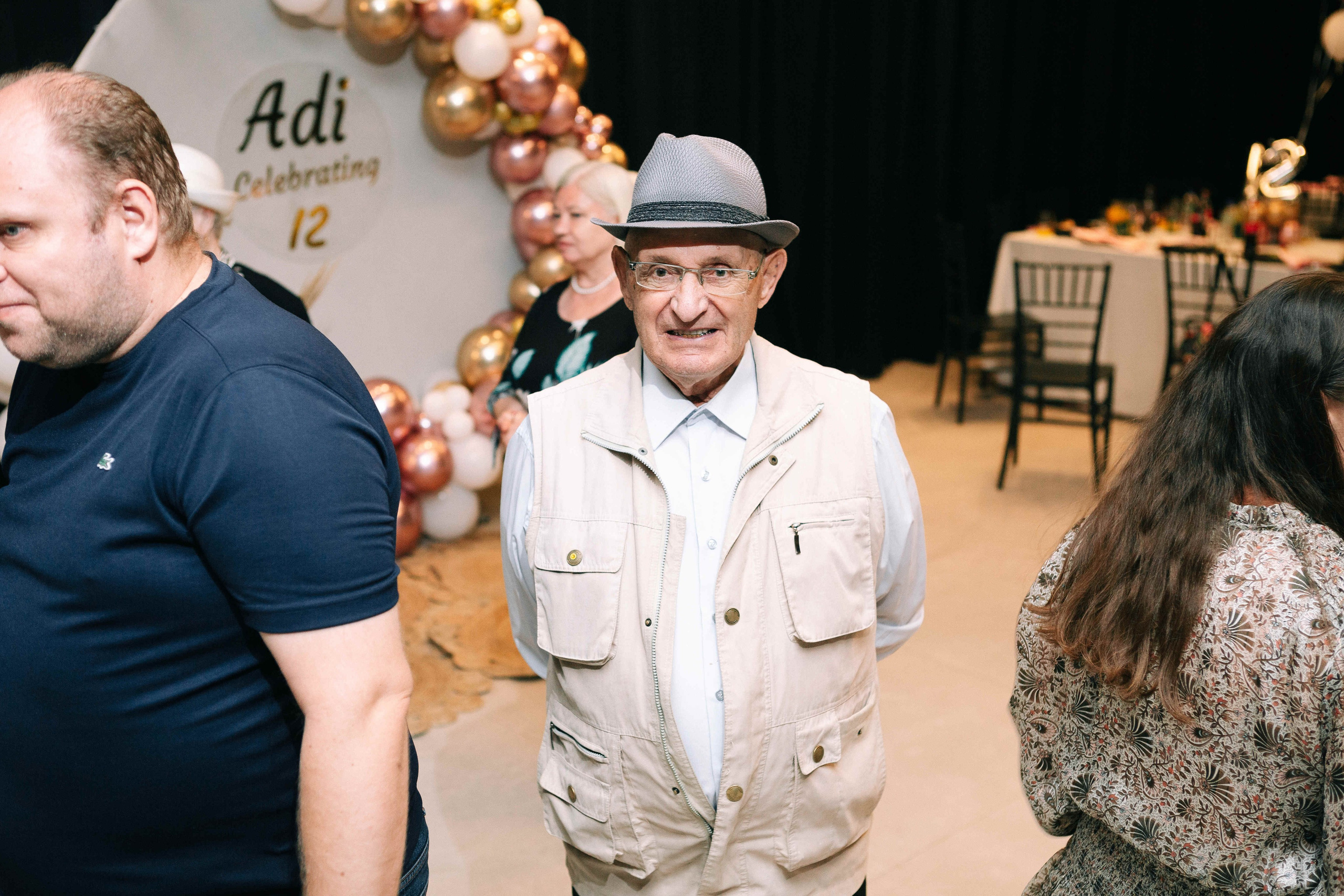 PARTY WITH FRIENDS. Https://shi-photo.com/