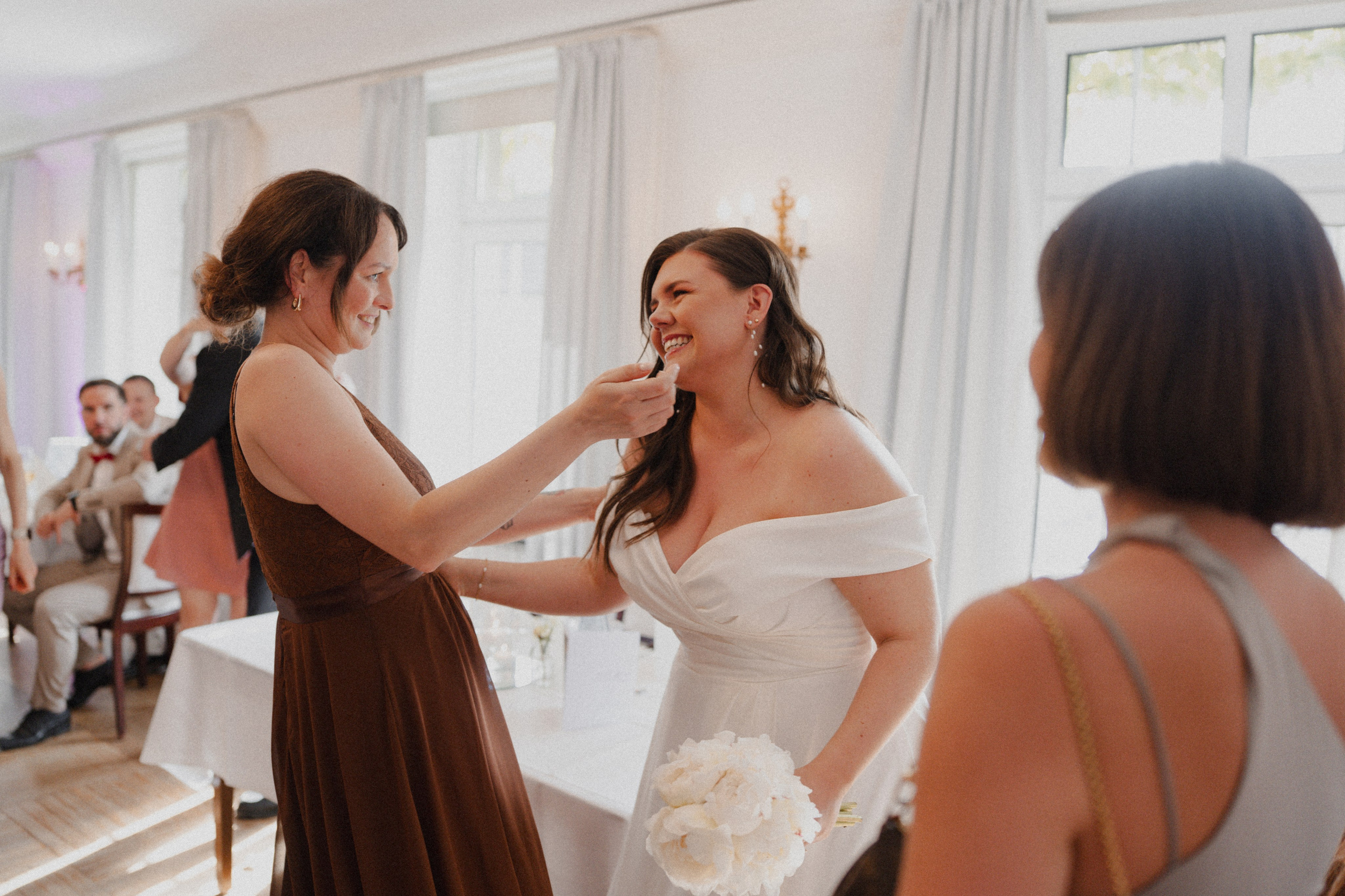Jessica & Felix I Gesellschaft Harmonie Bochum. Hochzeitsfotografin Bochum | Halyna Reiche Fotografie NRW