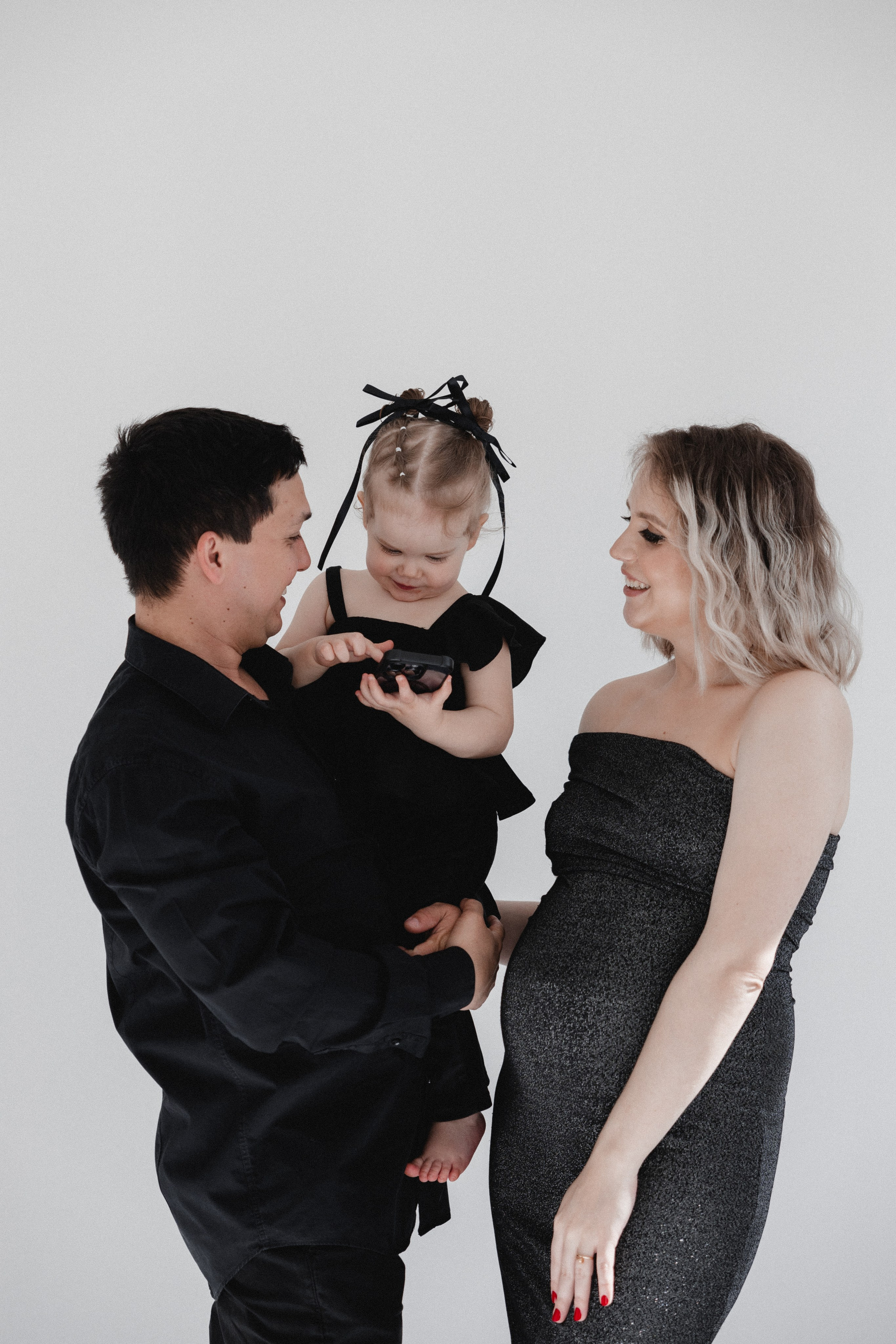 Babybauch Shooting im Fotostudio | Schwangerschaftsfotos in Bochum. Hochzeitsfotografin Bochum | Halyna Reiche Fotografie NRW