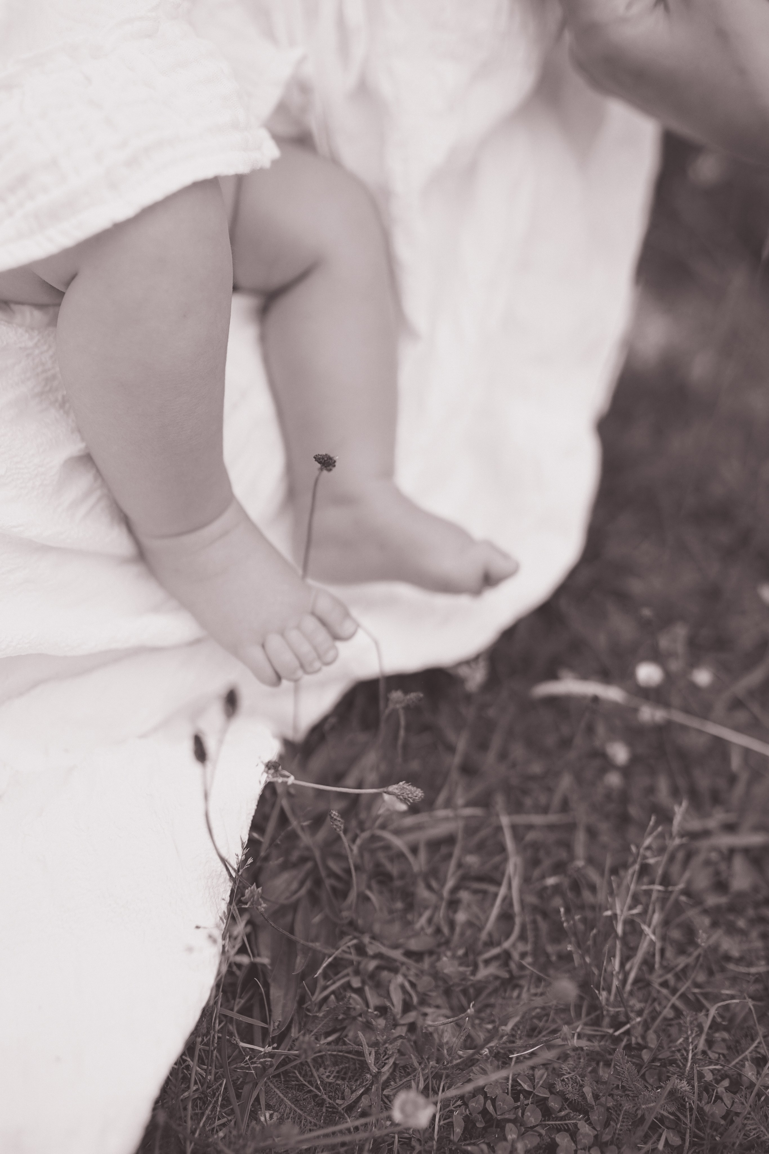 Mother Earth: Proiect de Fotografie Maternitate | Mădălina Beda. Madalina Beda- Artist vizual, fotograf, doula la nastere, consultant babywearing Brasov si in toata tara