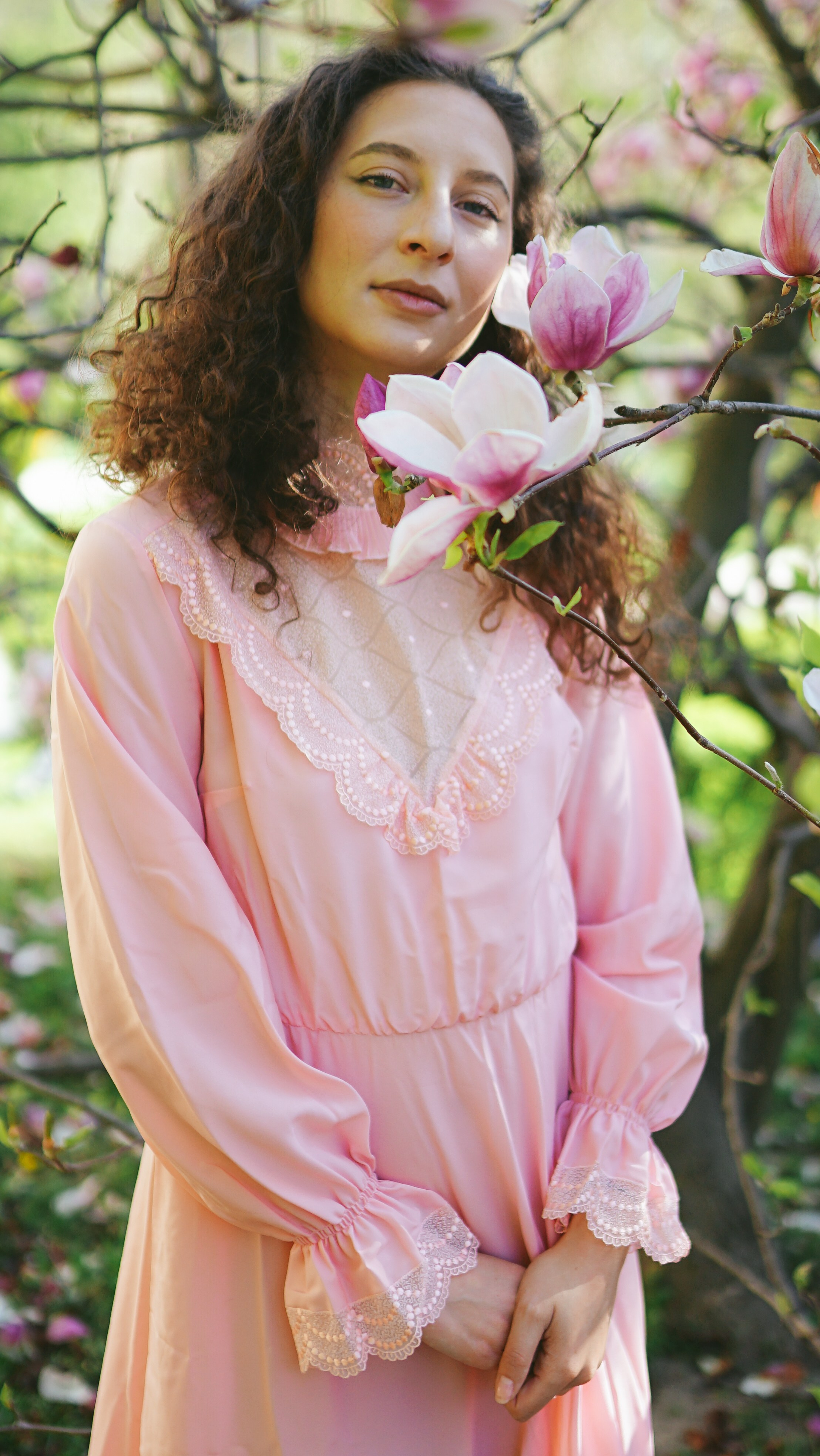 Fotografie de Portret Brașov | Artist Mădălina Beda. Madalina Beda- Artist vizual, fotograf, doula la nastere, consultant babywearing Brasov si in toata tara