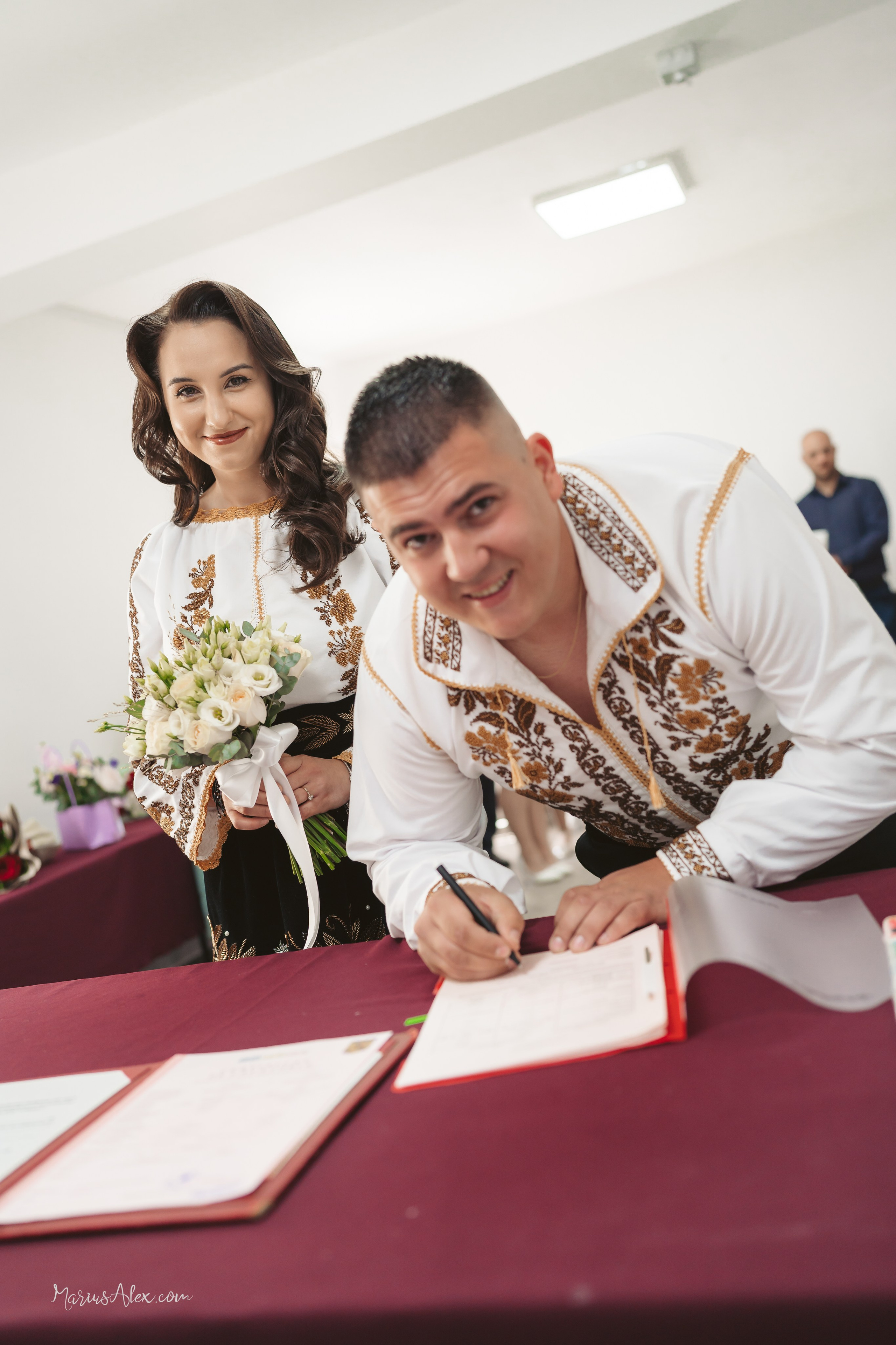 Ioana & Robert - Cununie civila și coroana mirilor. Marius Alex fotograf de eveniment si studio din Suceava