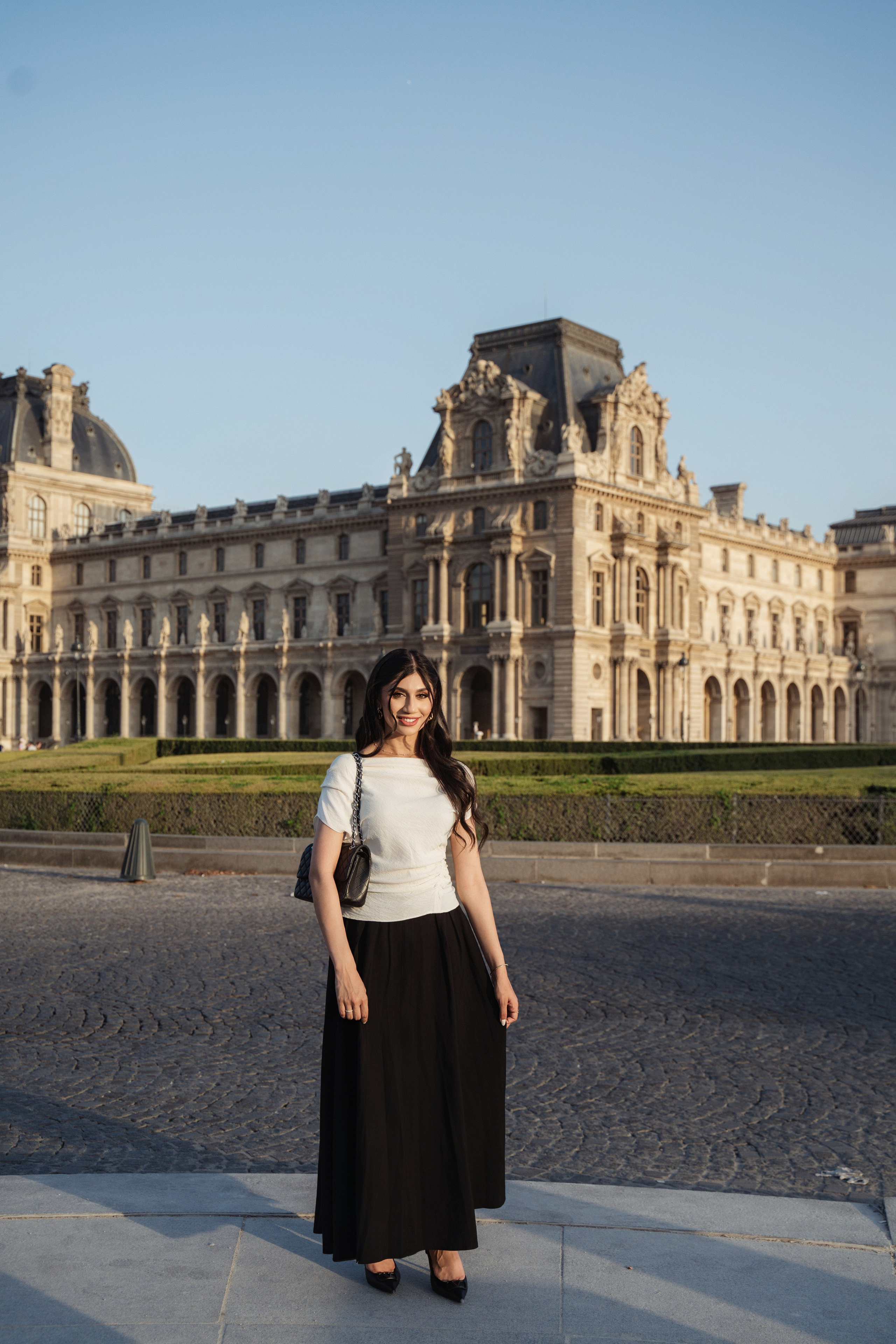 Naila (4 hours). Photographer in Paris|Solo and groups, portraits & content, couples photo-shoot in Paris at the best locations