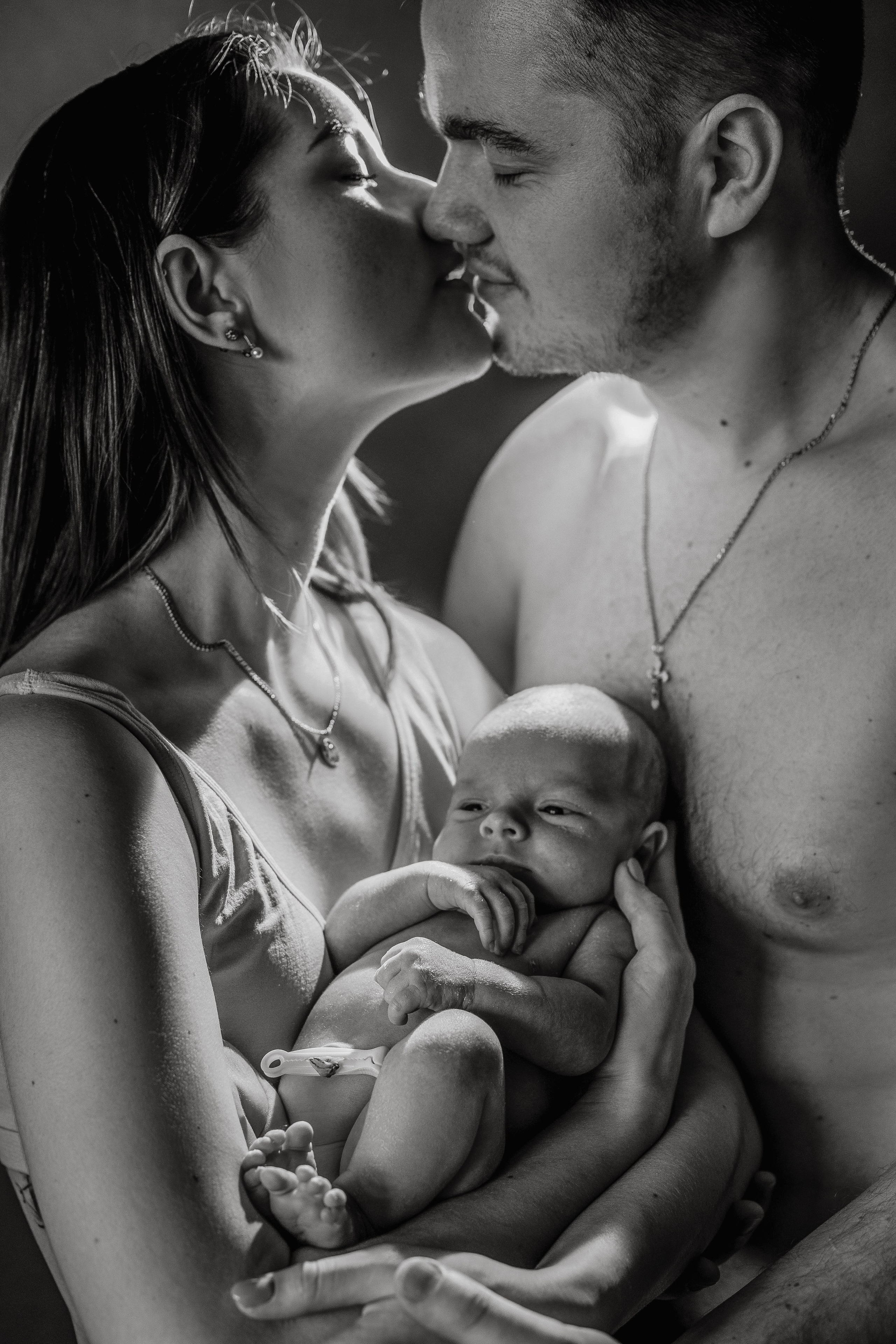 Home Newborn Photography – Candid & Intimate Moments. Alisa Tant — Family and newborn photographer Bucks County, Montgomery county, Philadelphia, NJ