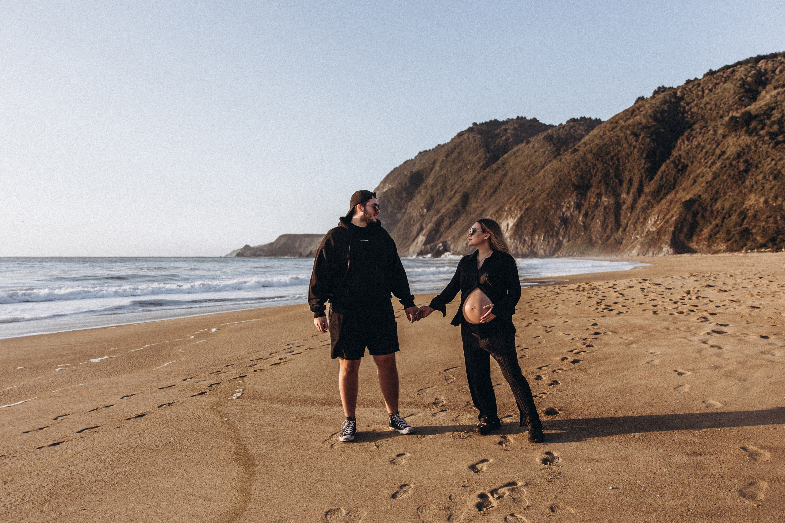 Romantic Couple Beach Photoshoot in Chile — Golden Hour Session. Photographer in Santiago, Chile Anna Almazova