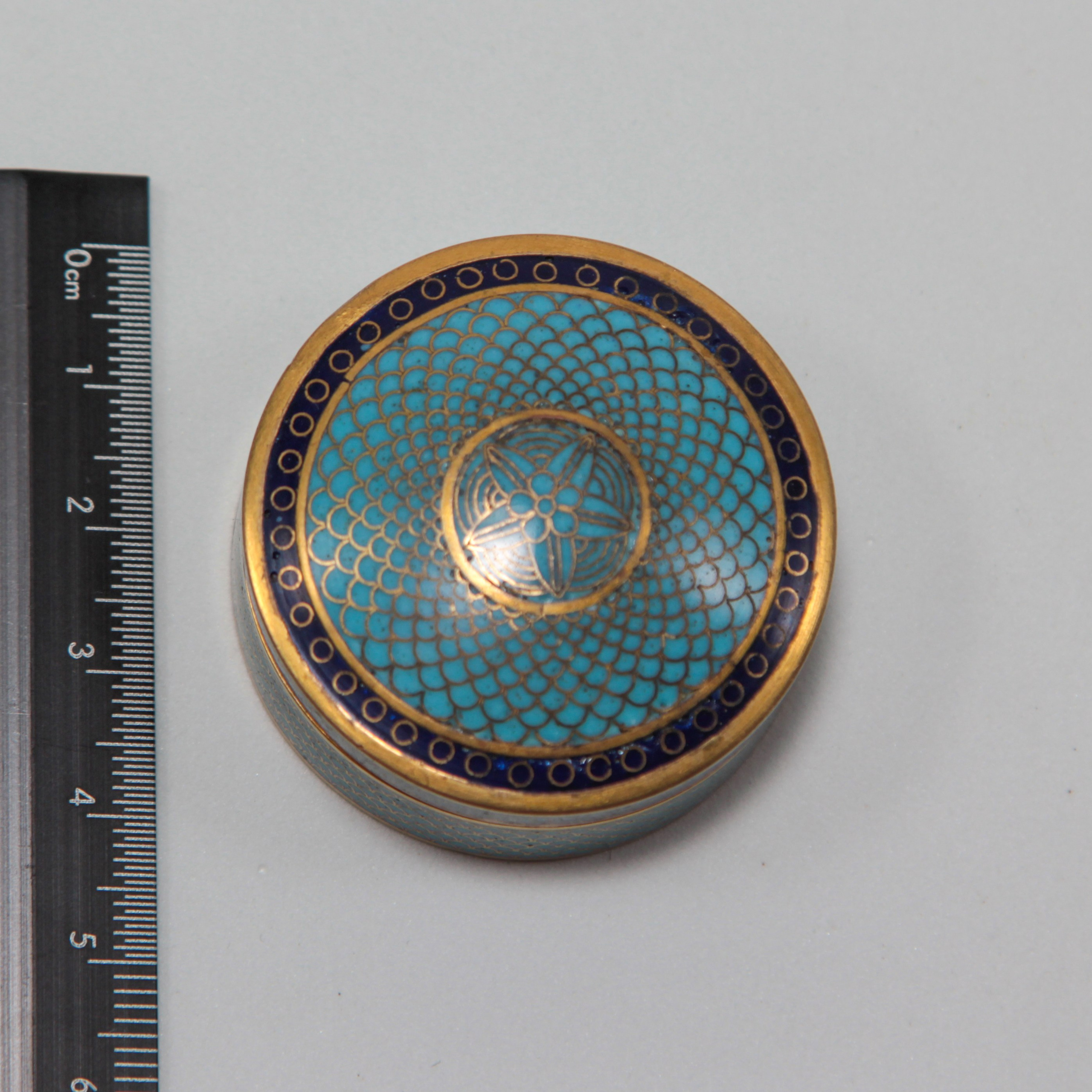 Bonbonnieres. Современнные и актикварные украшения в Барселоне, Москве и Санкт-Петербурге