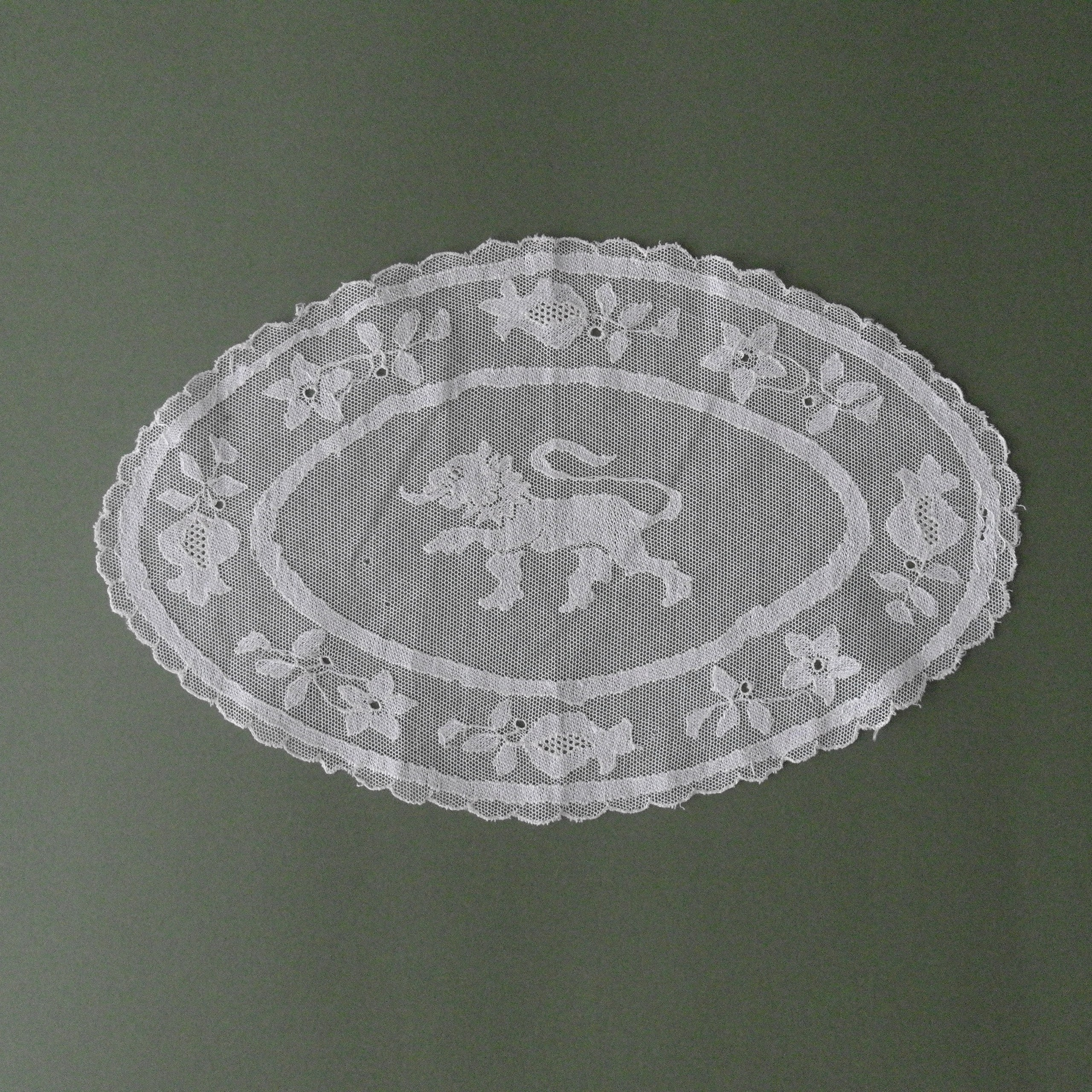 Lace napkins. Современнные и актикварные украшения в Барселоне, Москве и Санкт-Петербурге