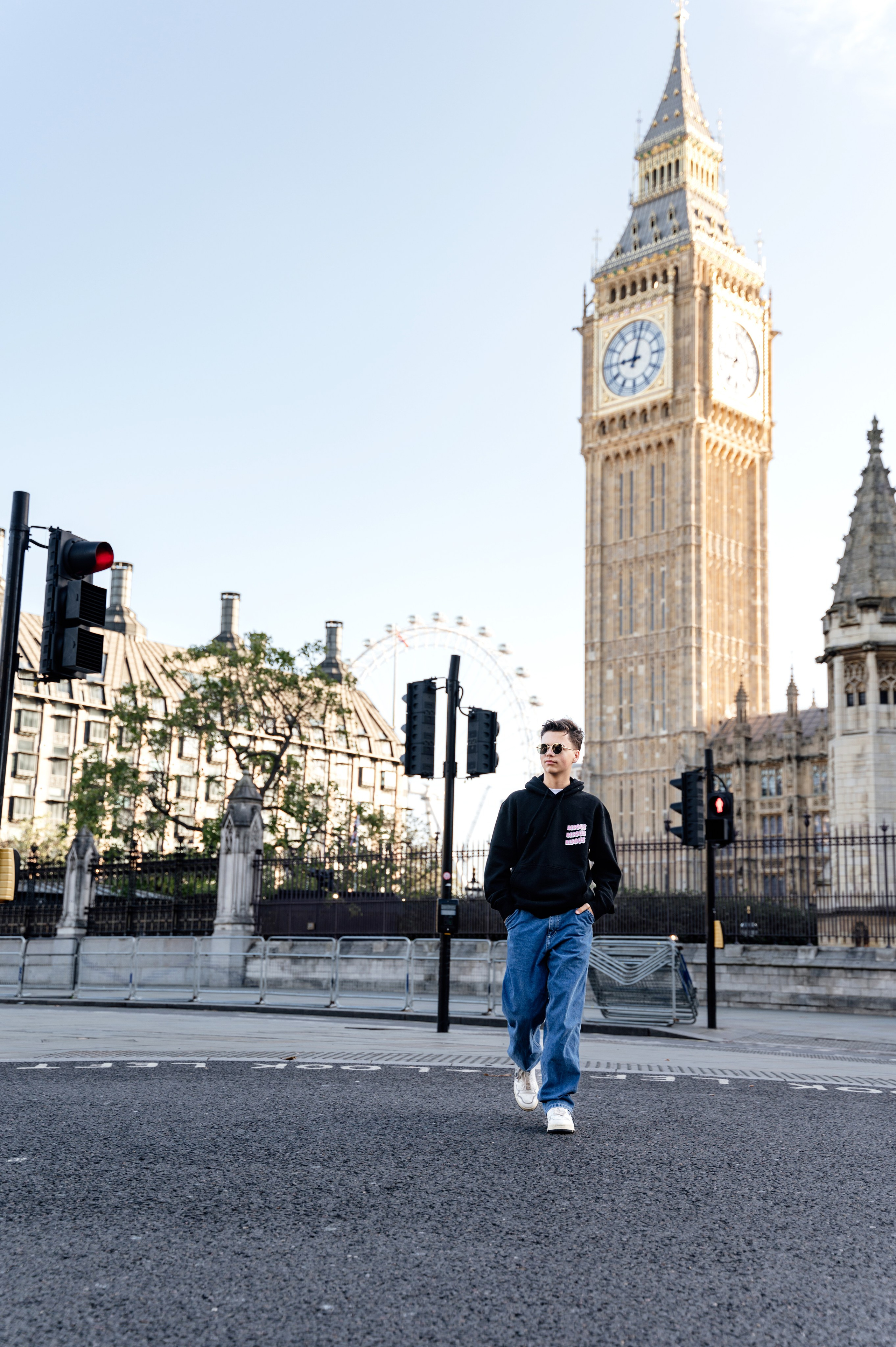 Tower Bridge+Westminster Carmela with son. FAMILY AND WEDDING PHOTOGRAPHER IN LONDON MARINA RIVA