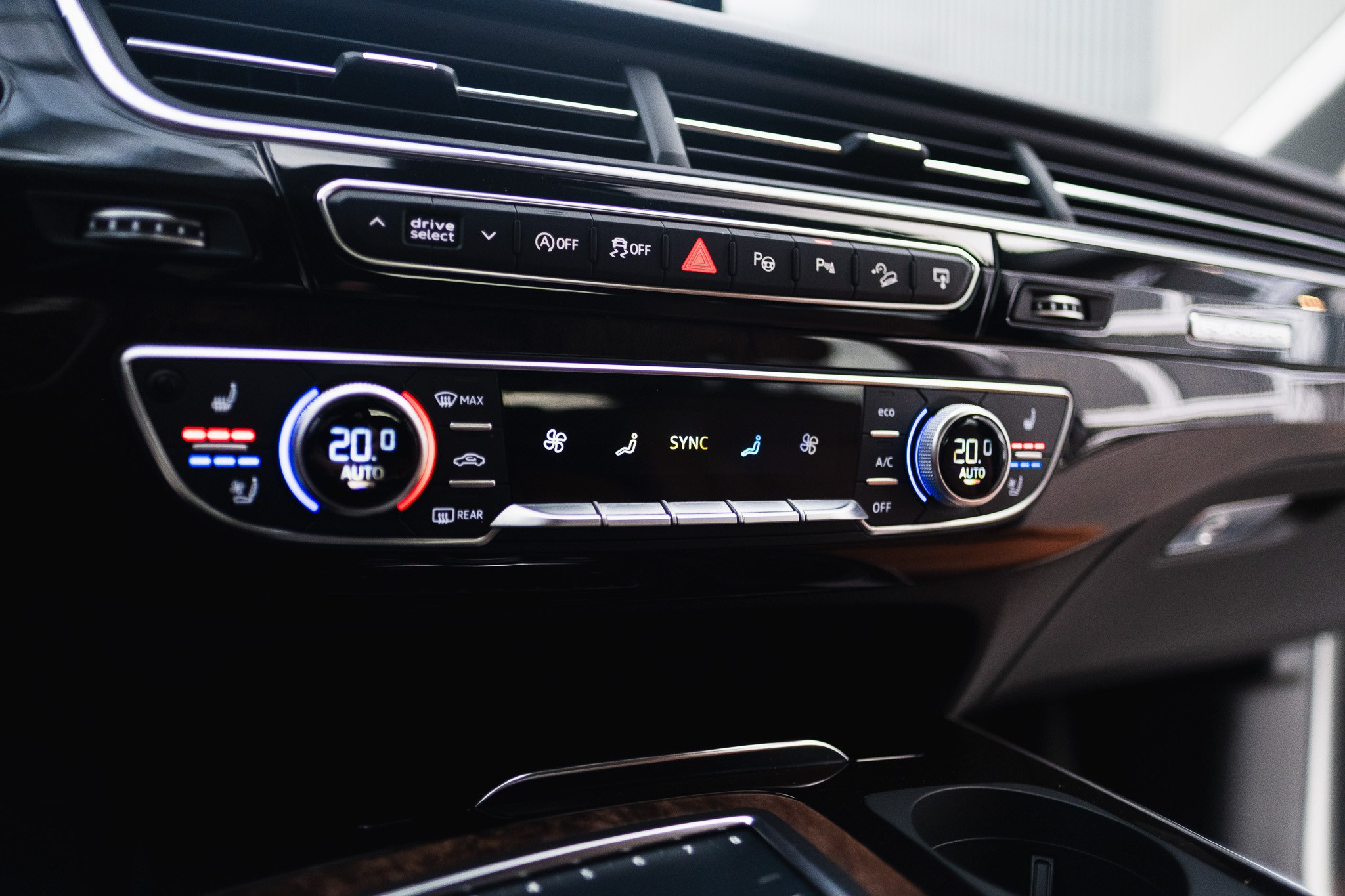 AUDI Q7. LOHA VISUALS — AUTOMOTIVE PHOTOGRAPHY