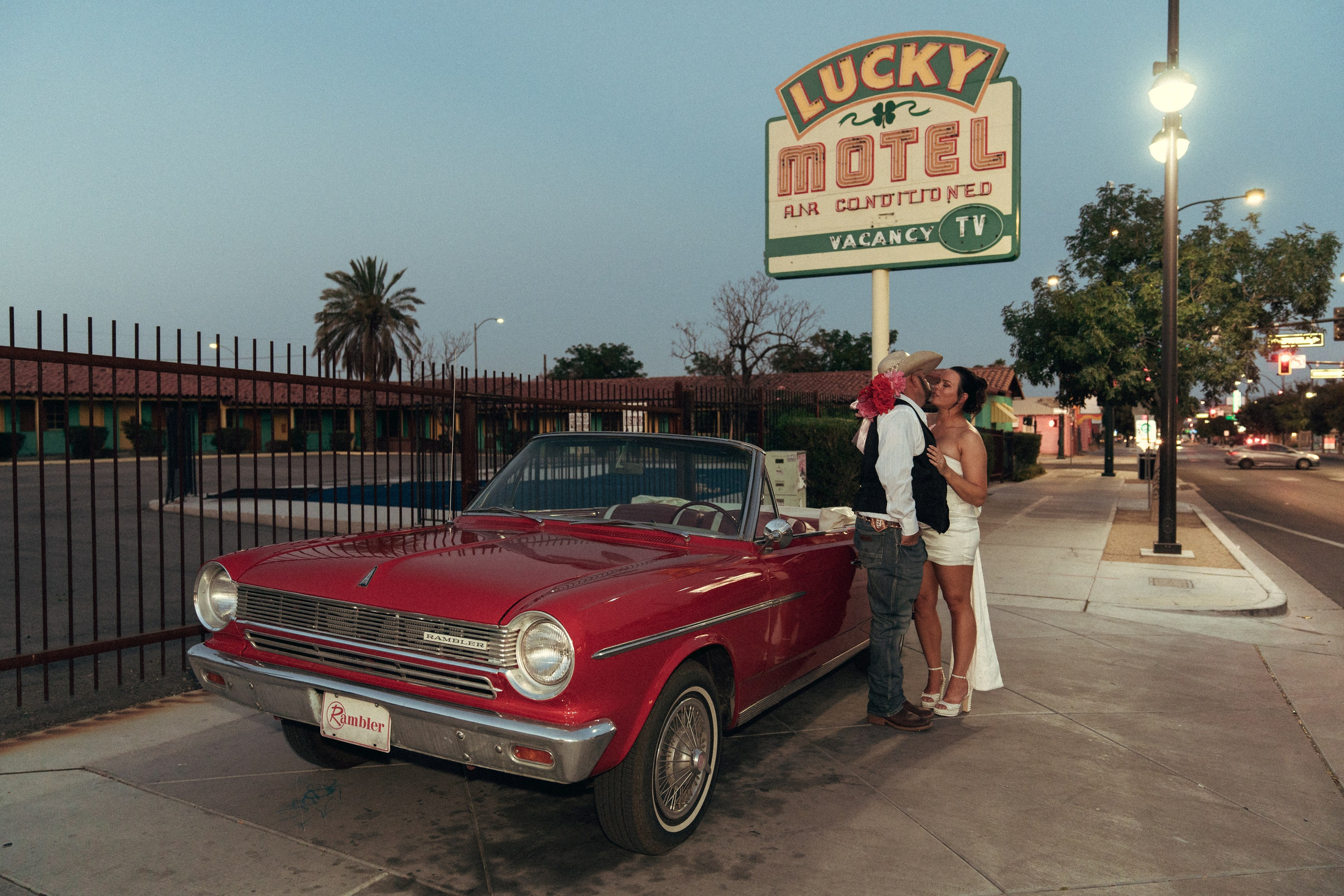 Jaye&Richie. Wedding & elopement photographer Viktoriya Kravtsov. Las Vegas