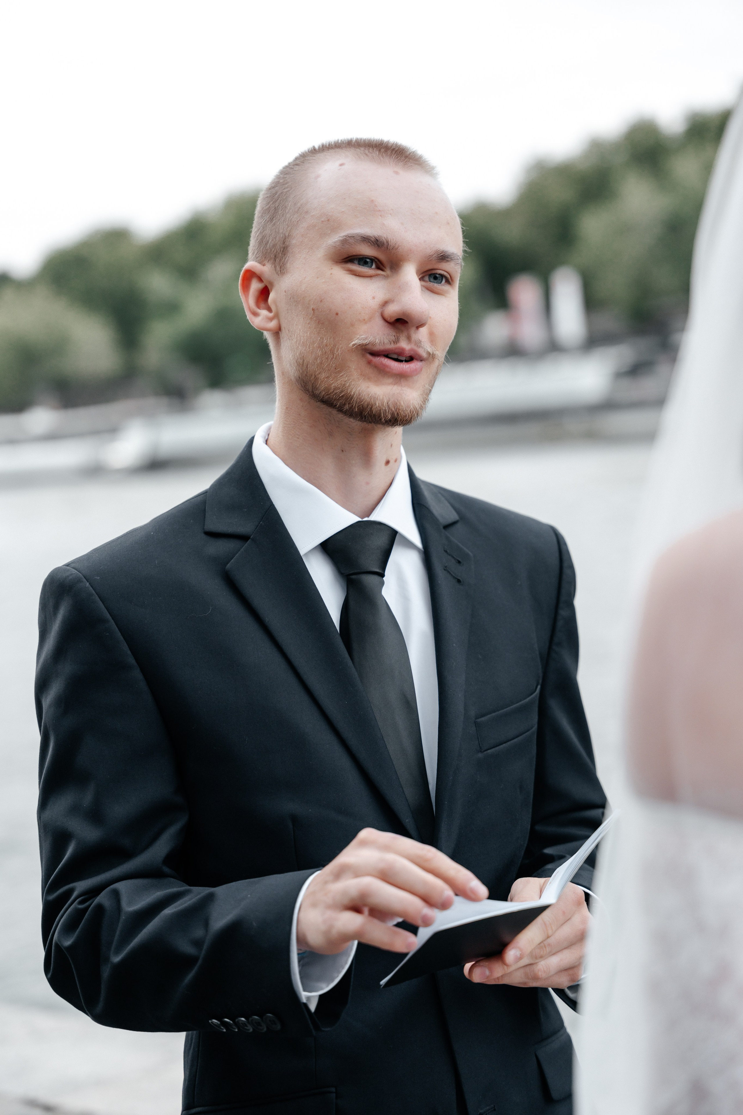 Wedding elopement. Wedding photographer in Paris Oksana Shum