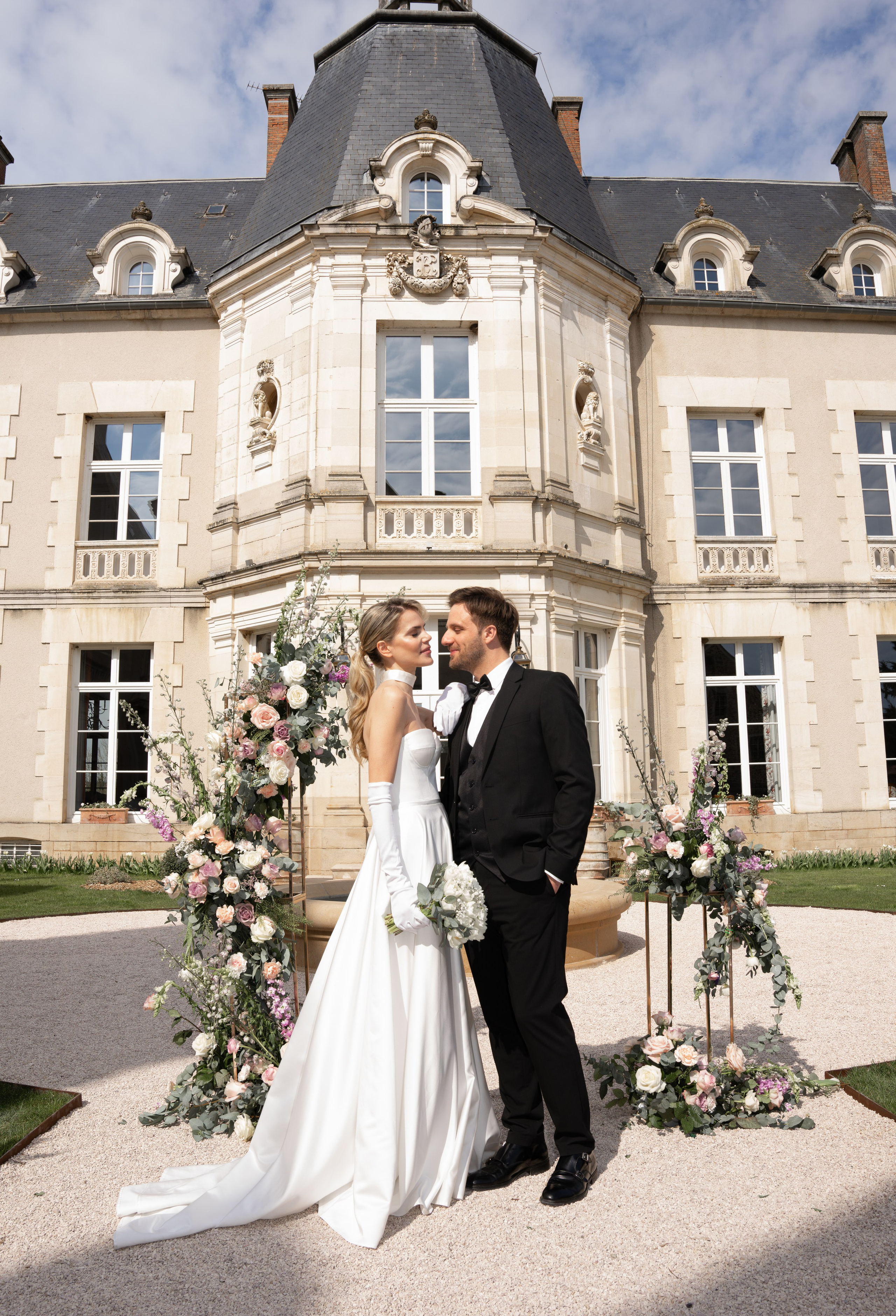 Chateau elopement inspiration. Wedding photographer in Paris Oksana Shum