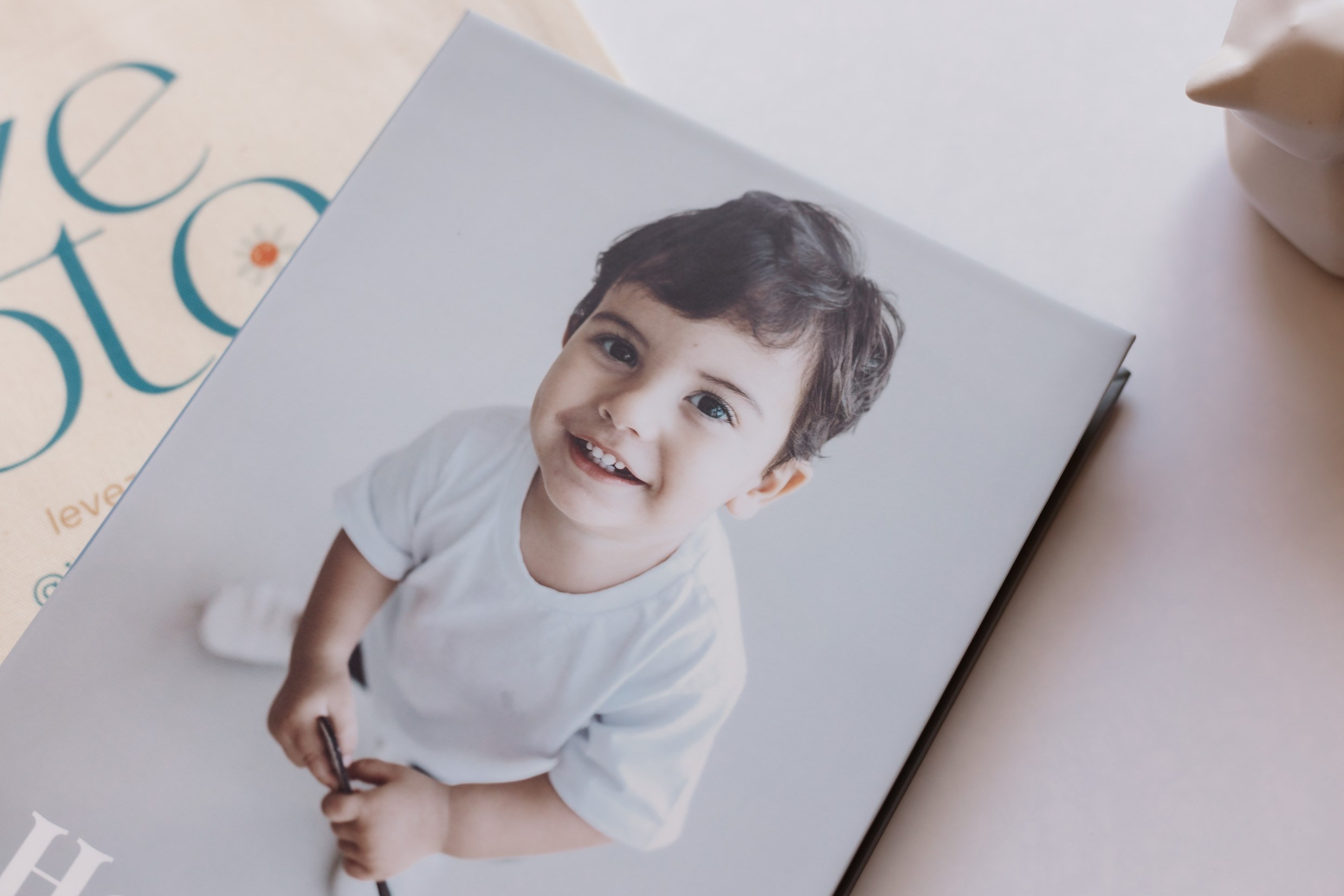 Detalhe da capa de um álbum retrô personalizado