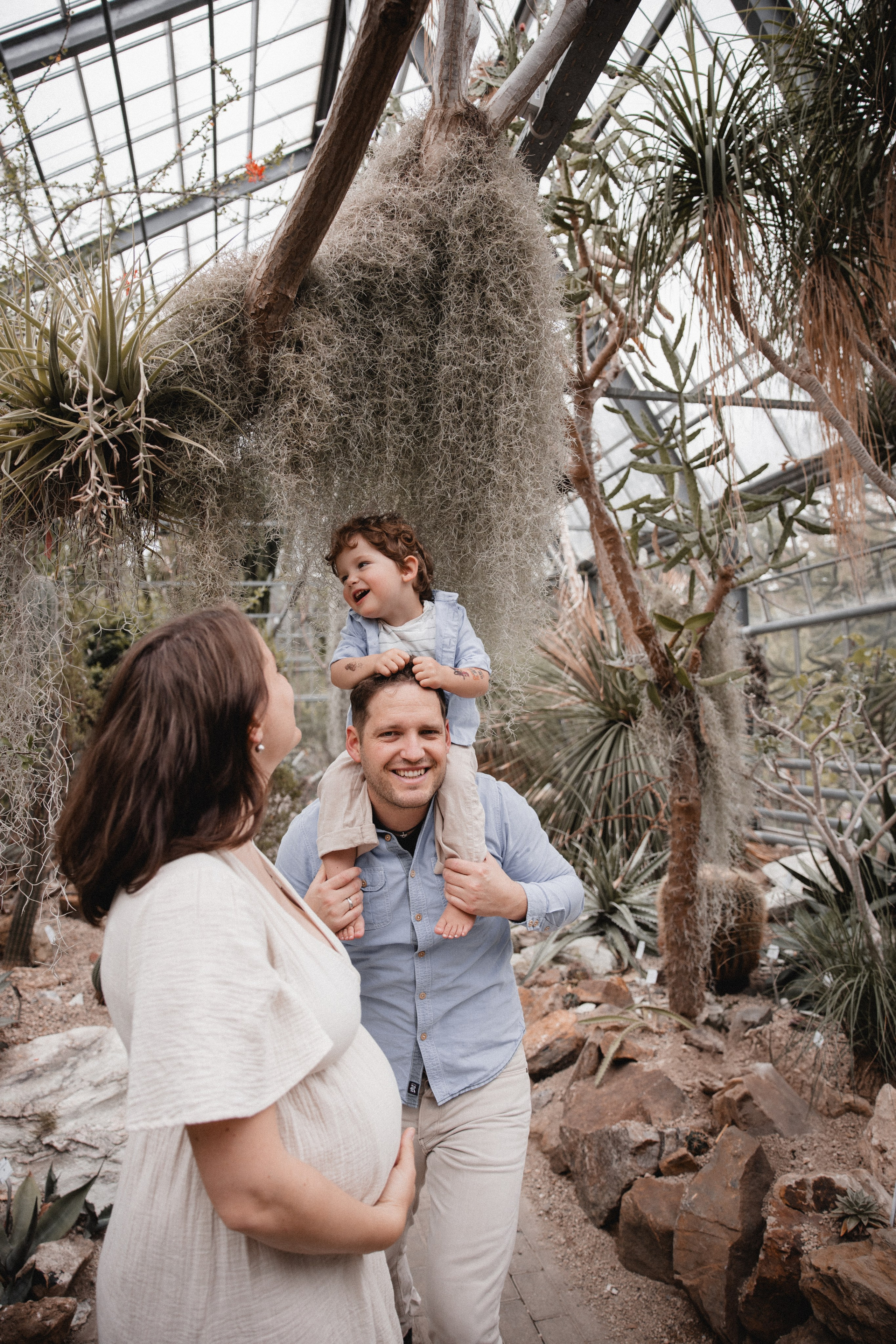 Babybauch Shooting im Botanischen Garten Bochum | Reiche Fotografie. Hochzeitsfotografin Bochum | Halyna Reiche Fotografie NRW