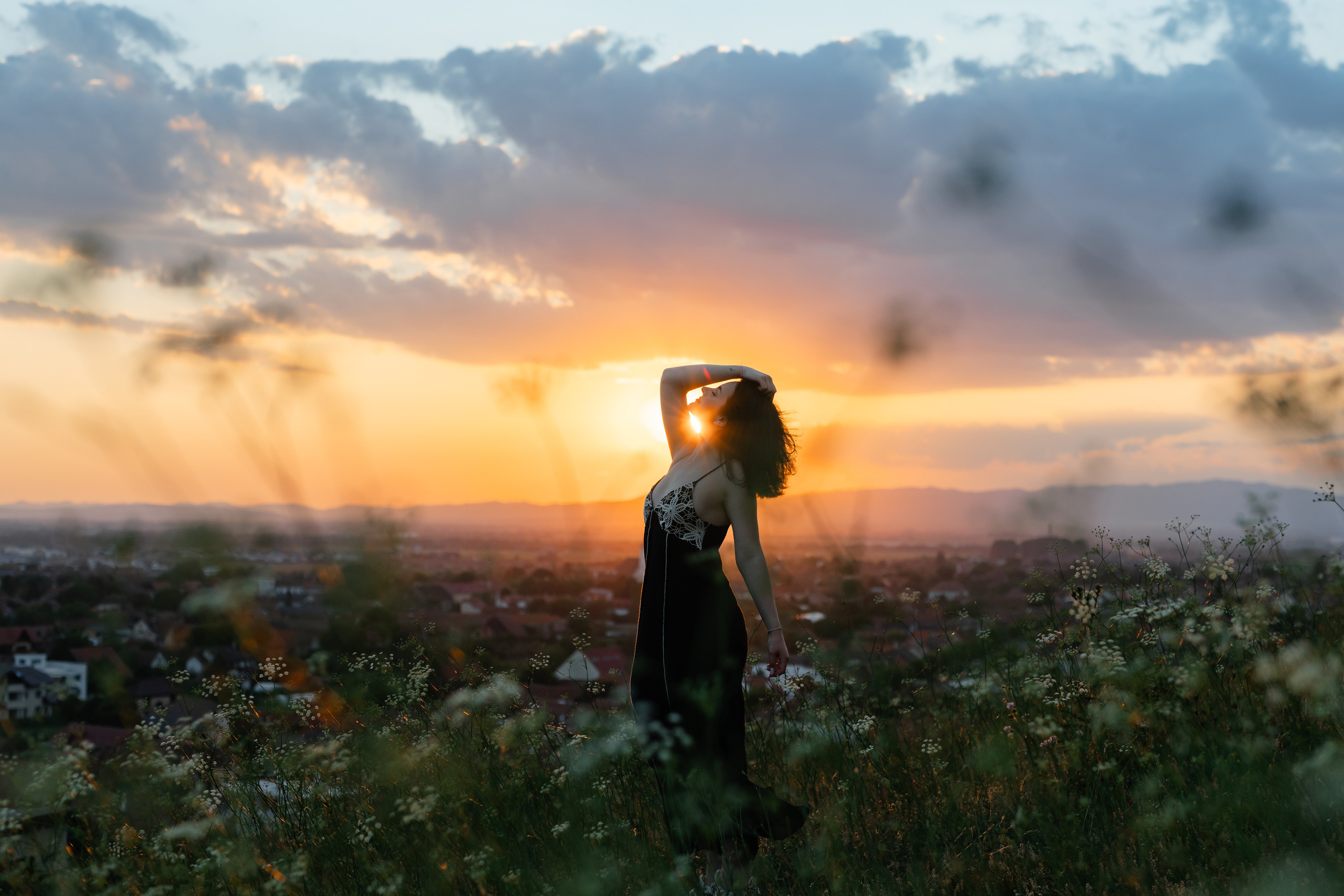 Laura — Portrait. Main