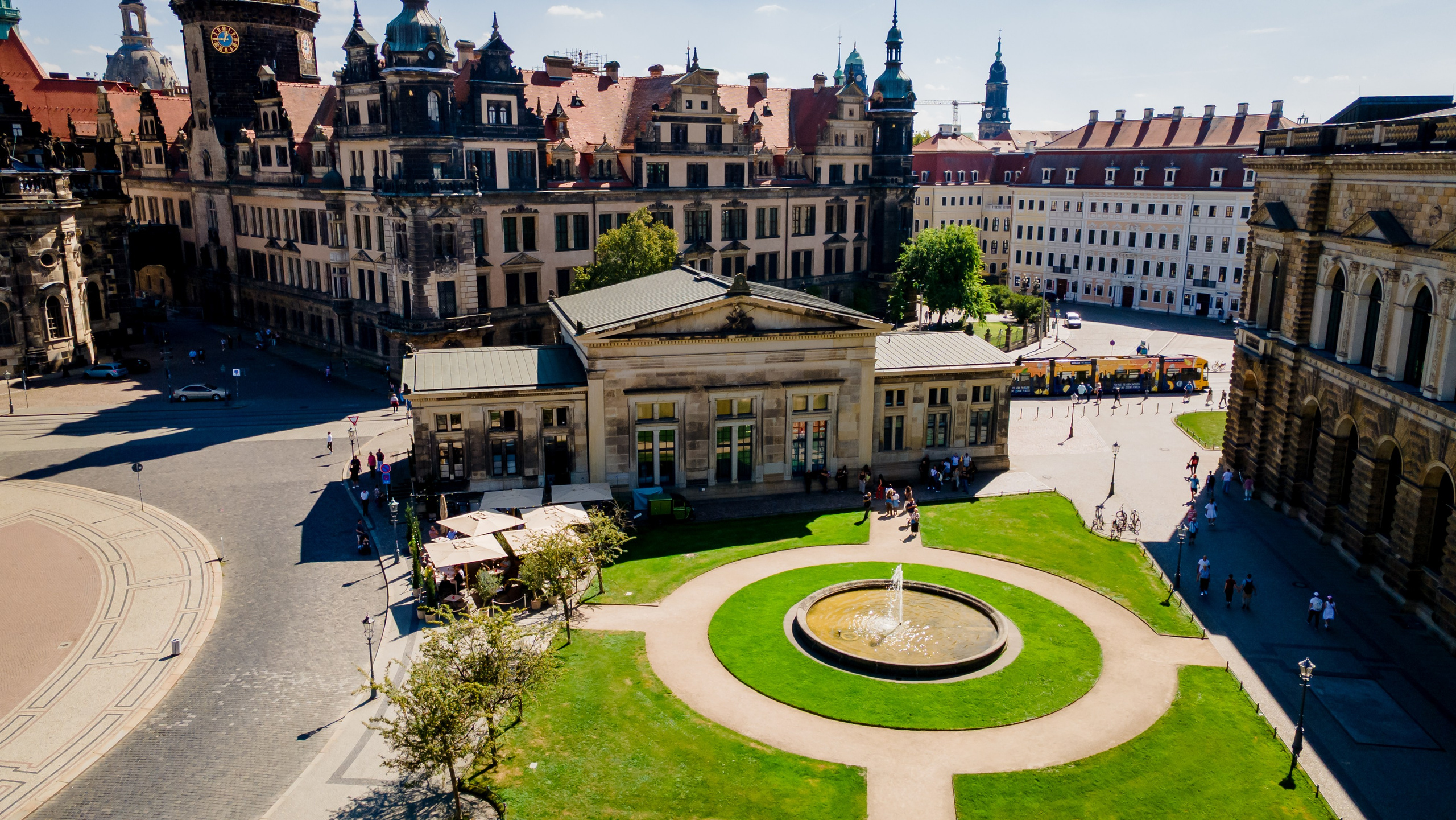 Johanneshof, Prague. AMIR BUCHNIK PHOTOGRAPHER