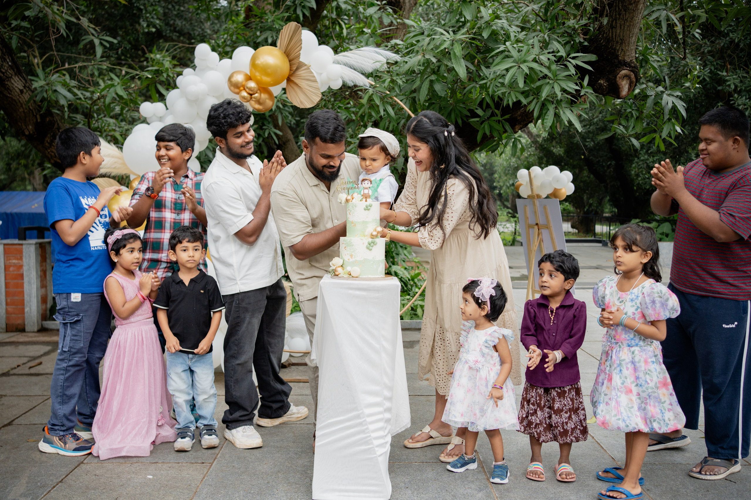 Theesan Raavanan. Menu