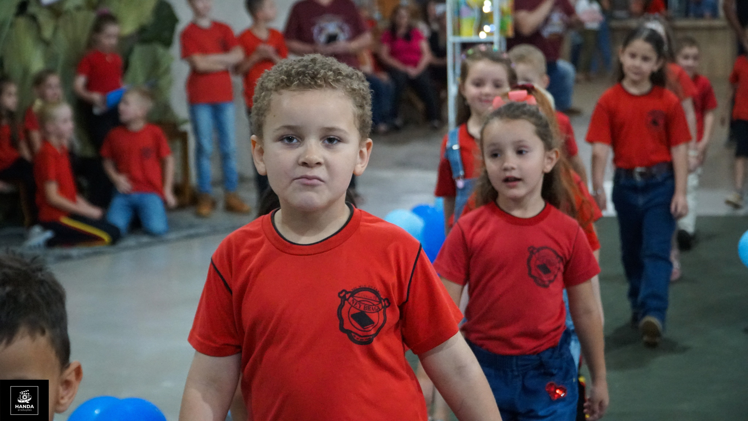 Noite autógrafos colégio Aurélio Buarque de Holanda. Handa Produções