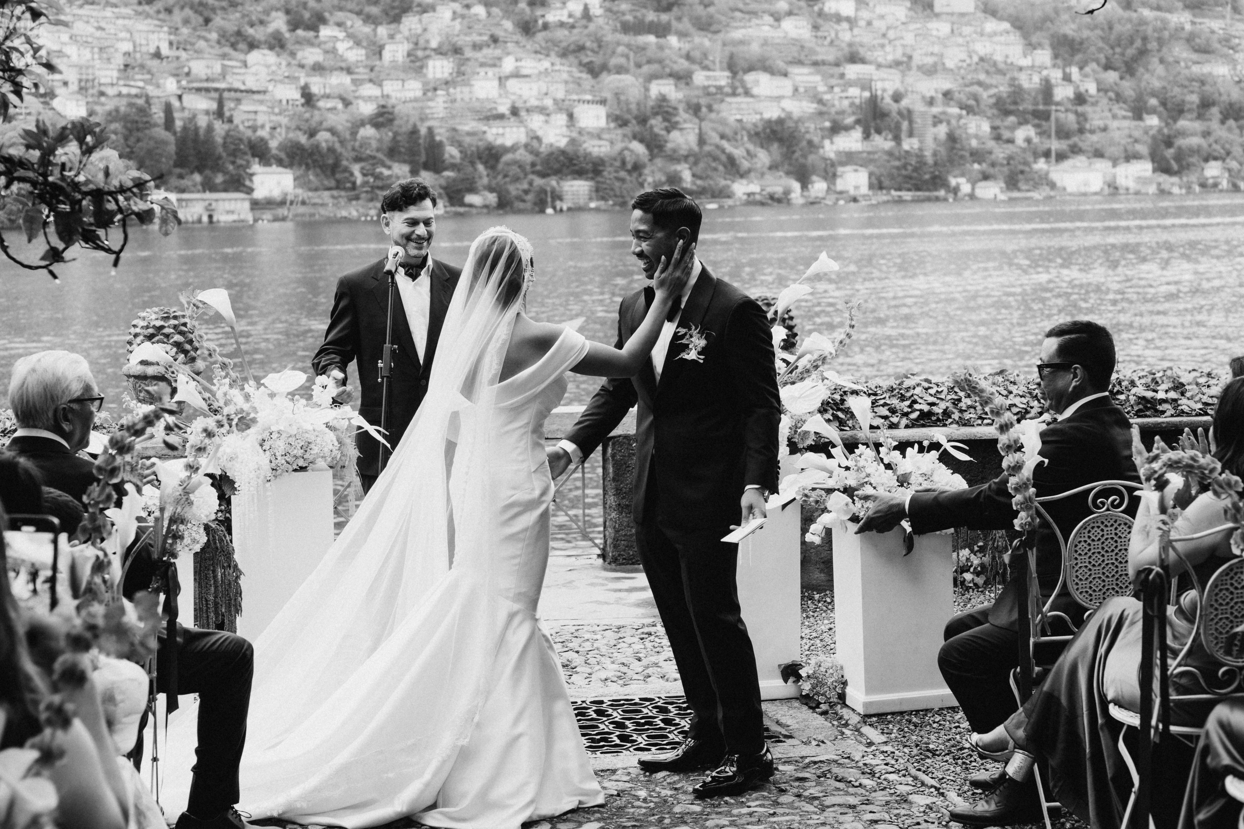 BEATRICE AND RAFAELE_LAKE COMO_Villa Regina Teodolinda. PHOTOGRAPHER IN ITALY
